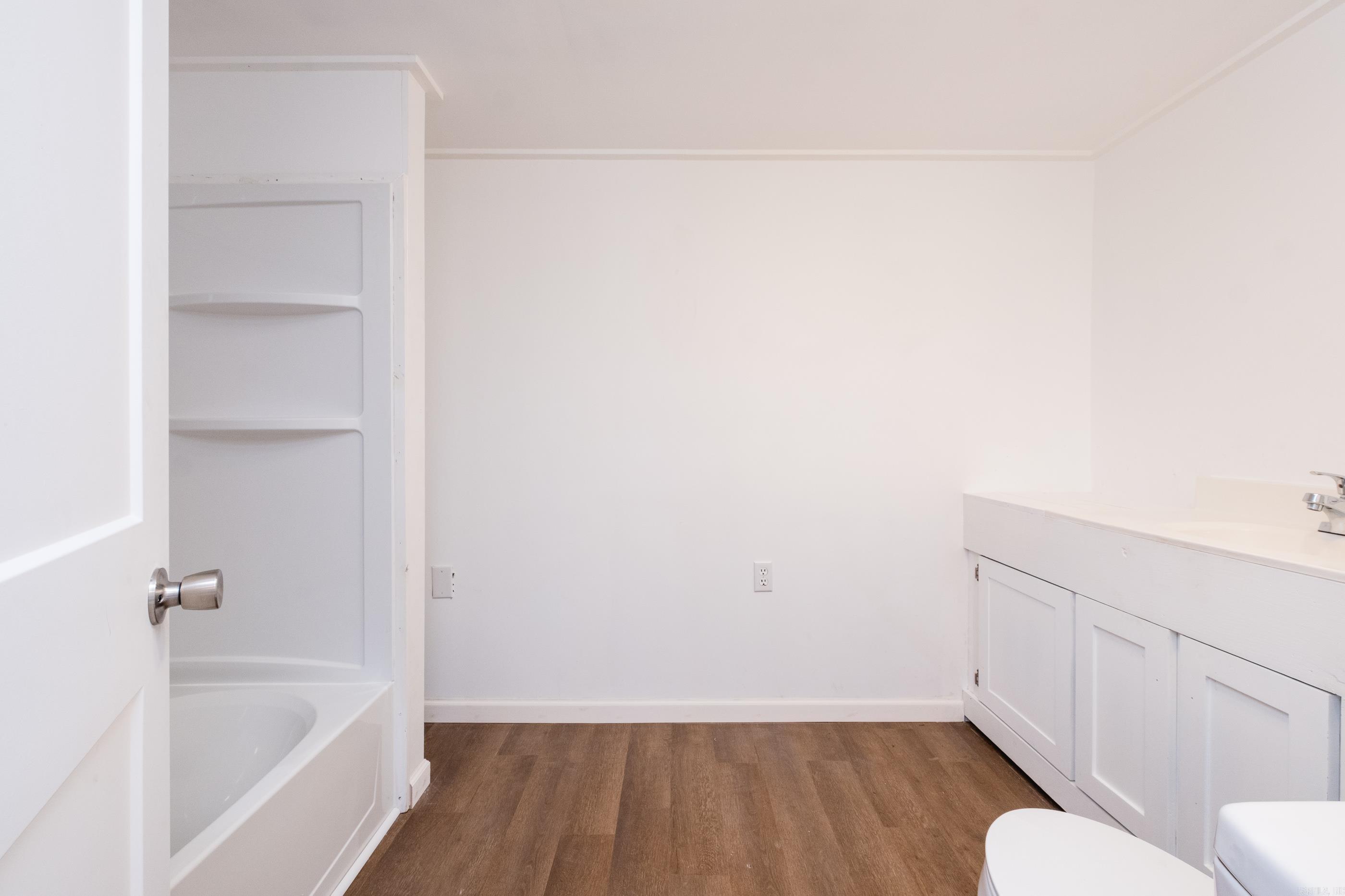 13118 Old River Drive Property Photo 8
