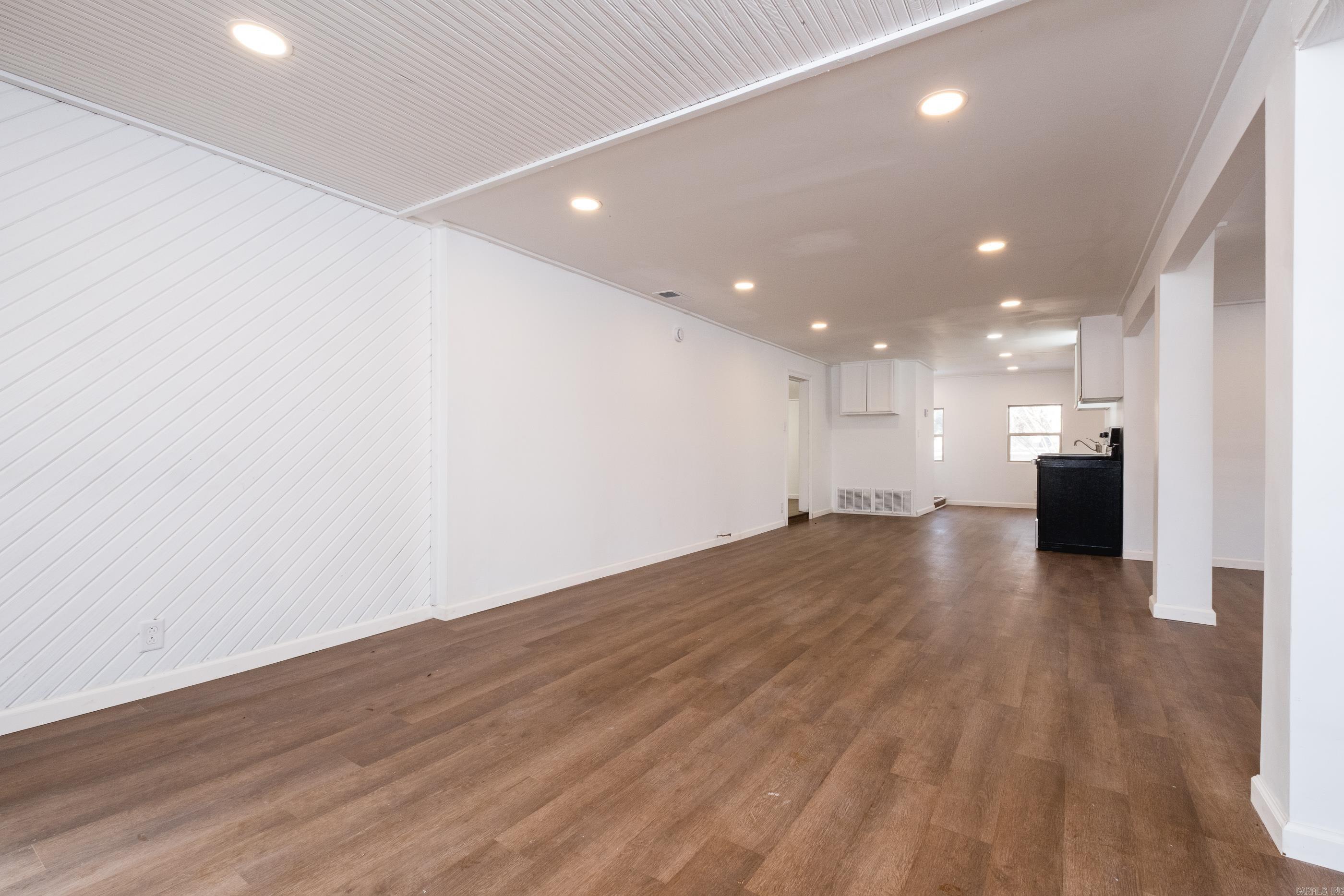 13118 Old River Drive Property Photo 11