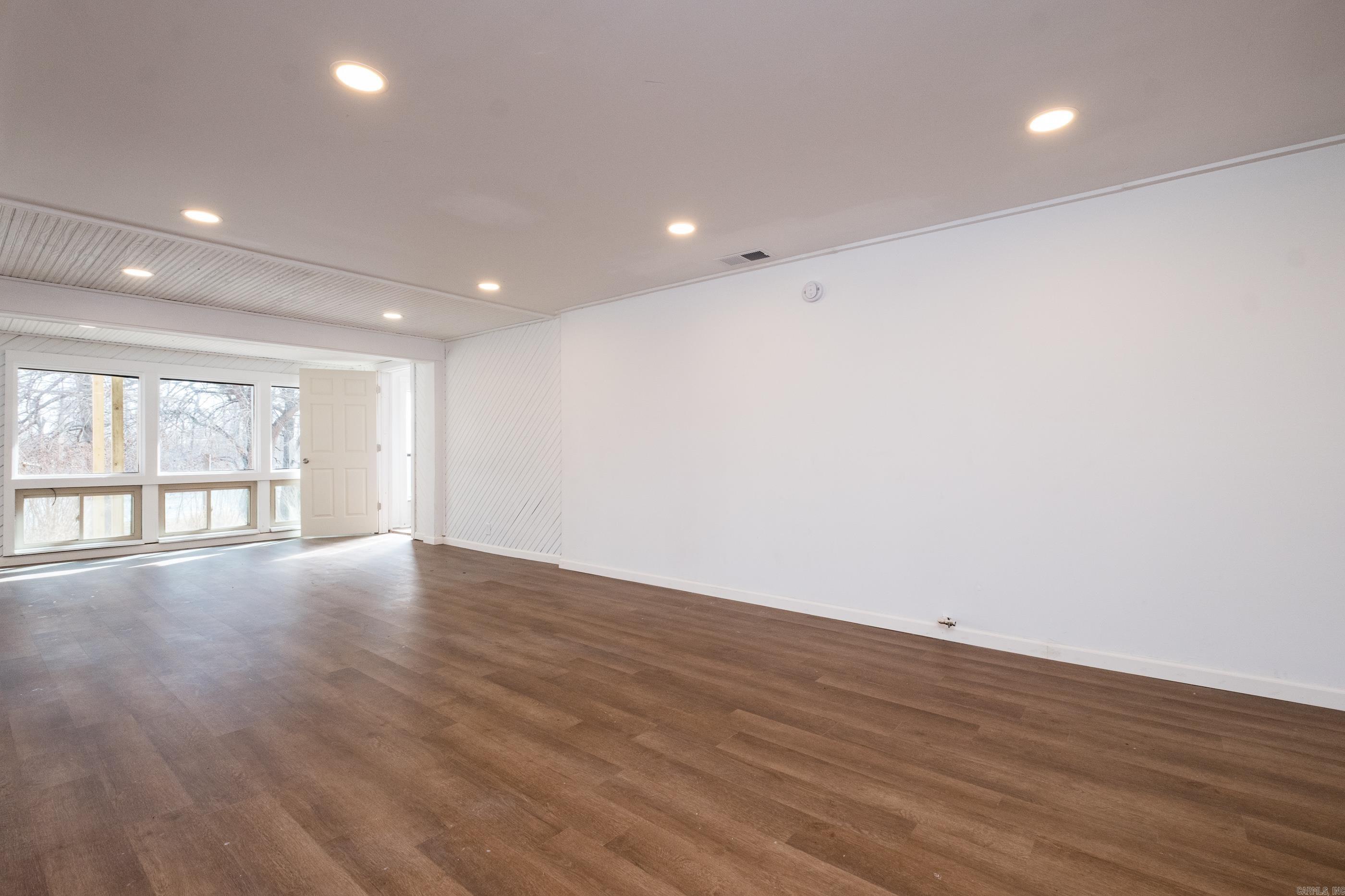 13118 Old River Drive Property Photo 12