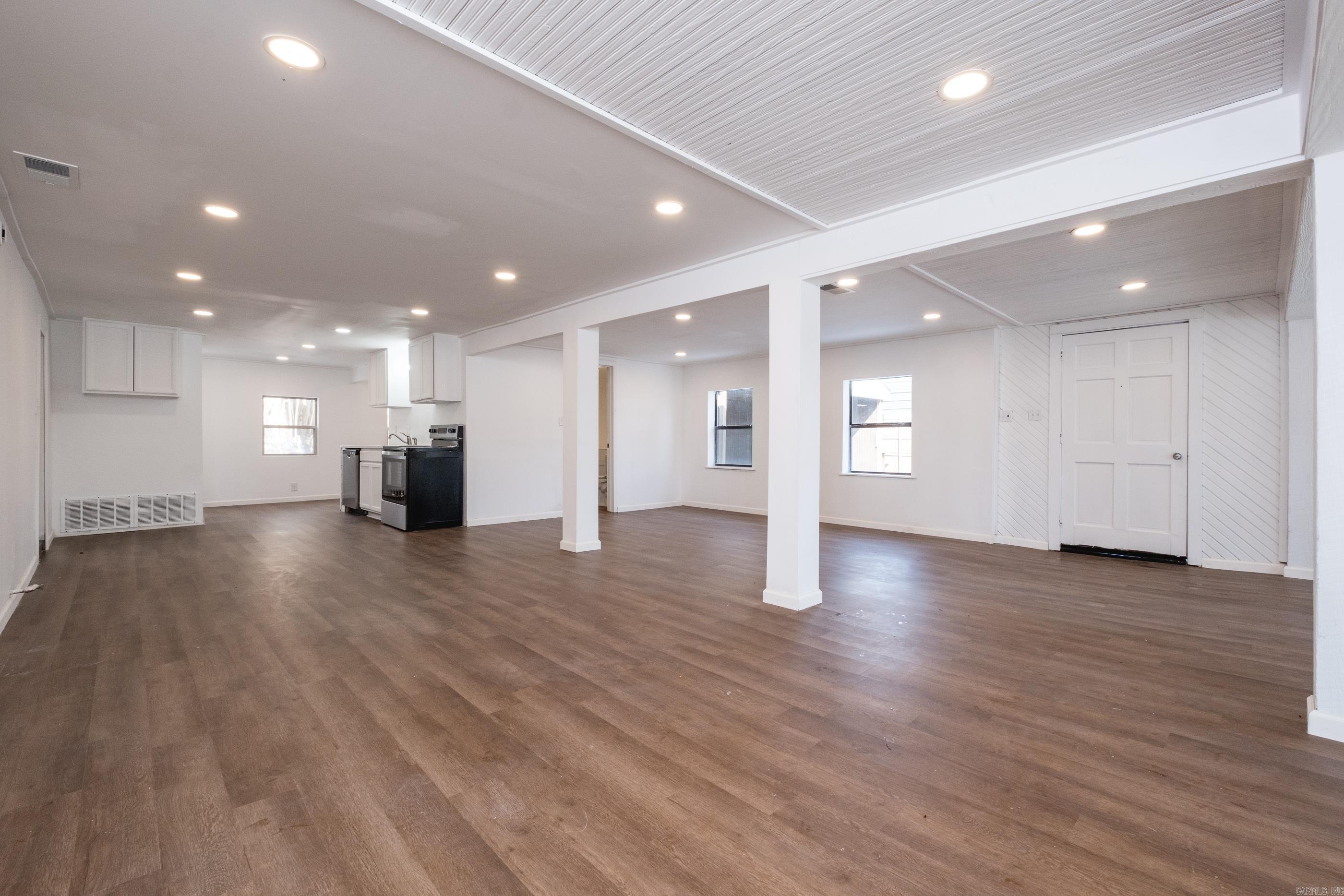 13118 Old River Drive Property Photo 14