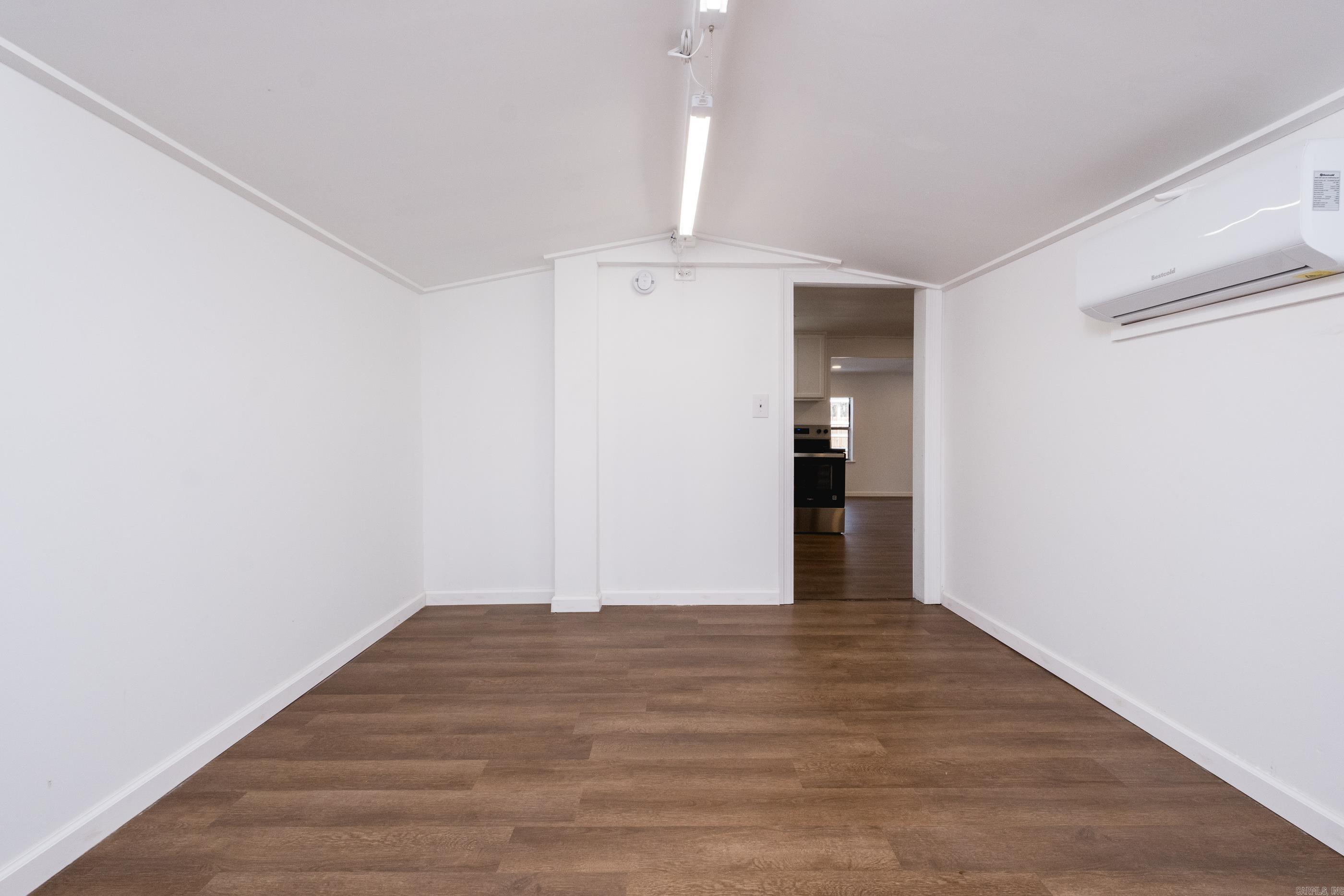 13118 Old River Drive Property Photo 20