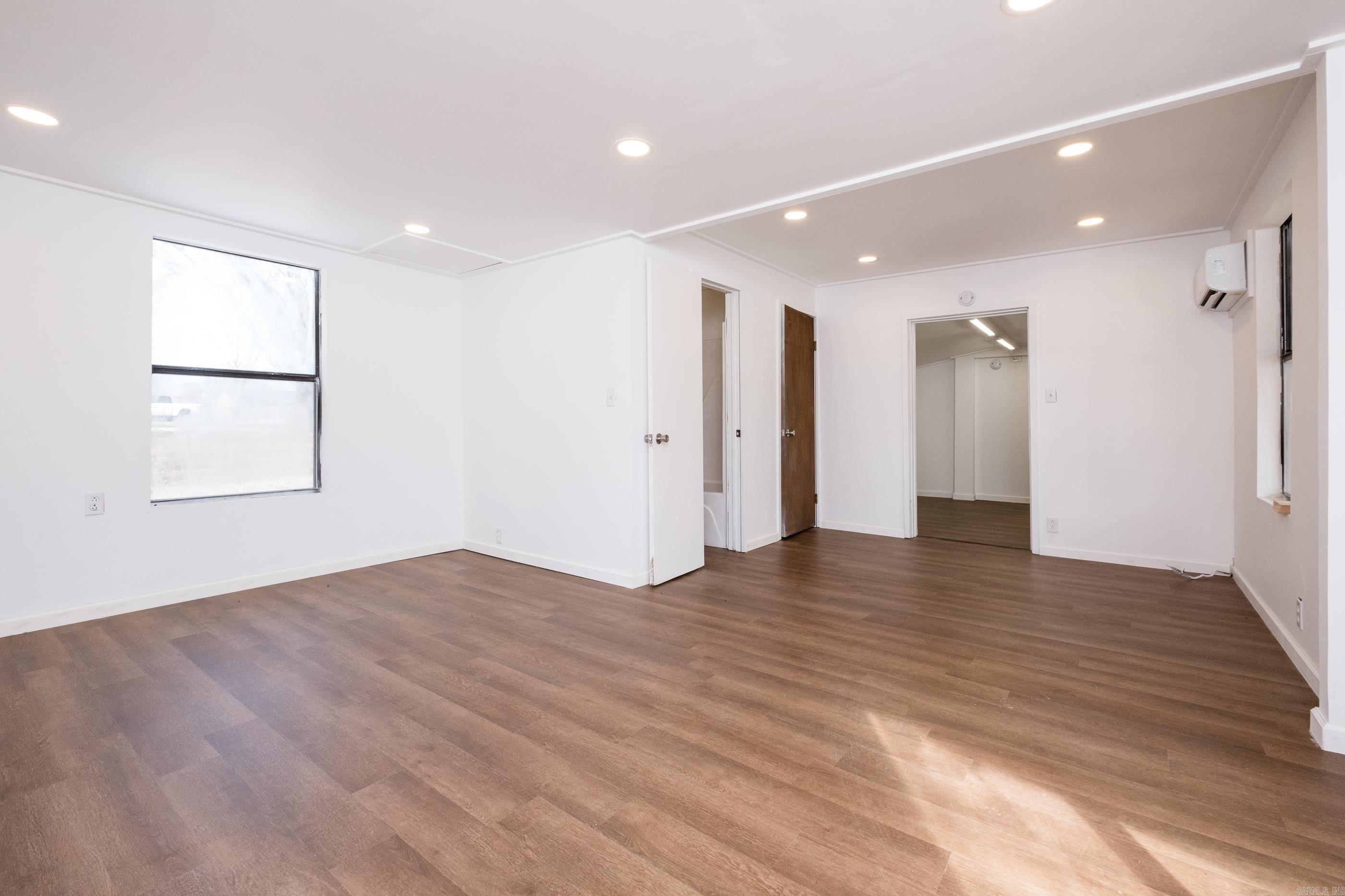 13118 Old River Drive Property Photo 26