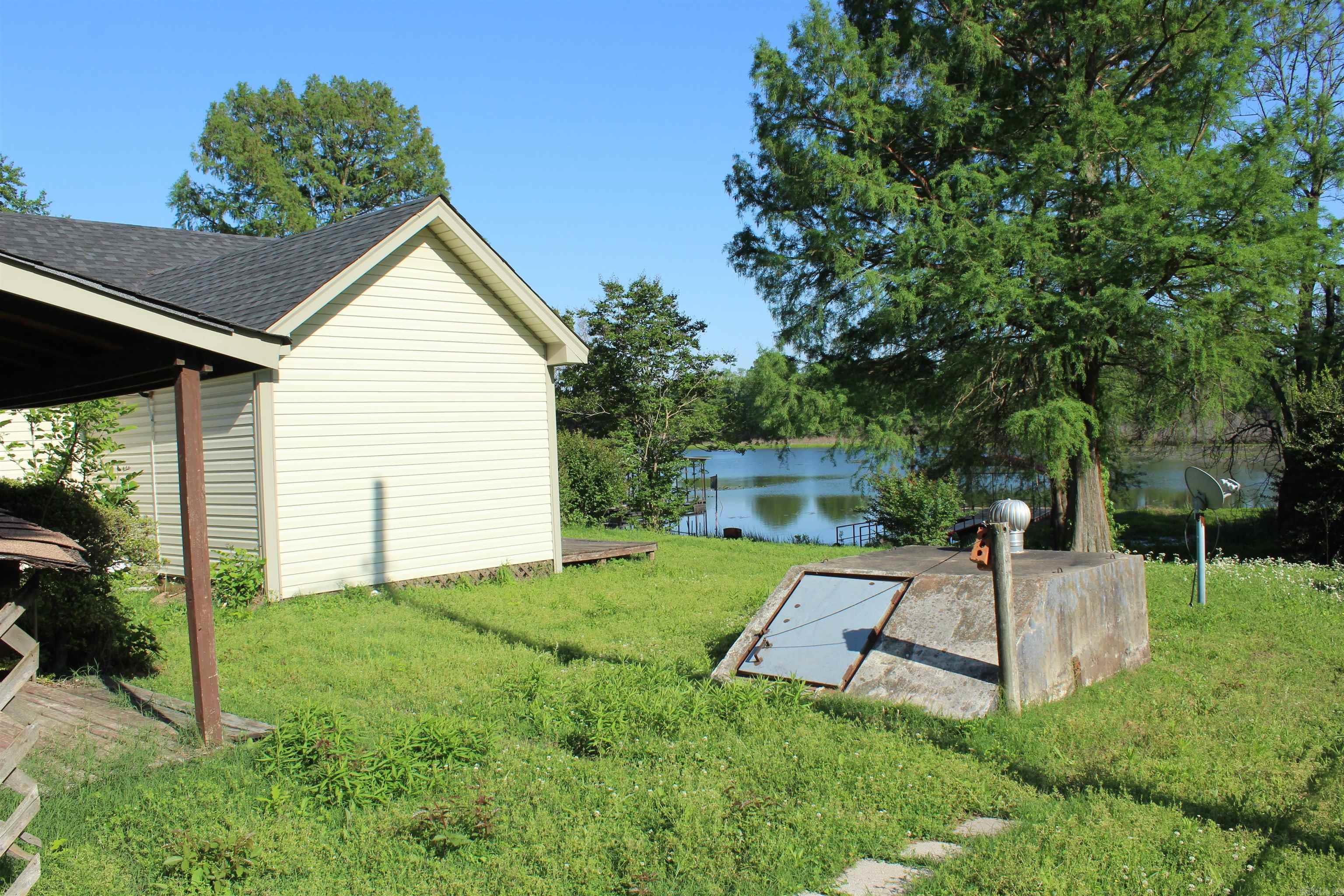 13118 Old River Drive Property Photo 34