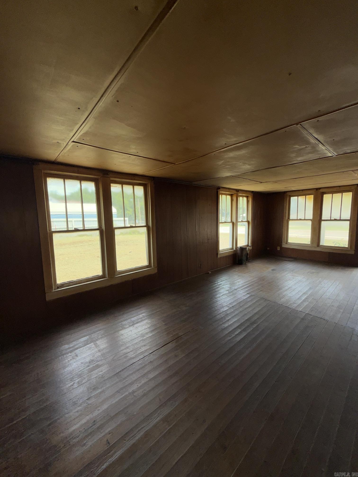 9846 W Highway 64 Property Photo 3