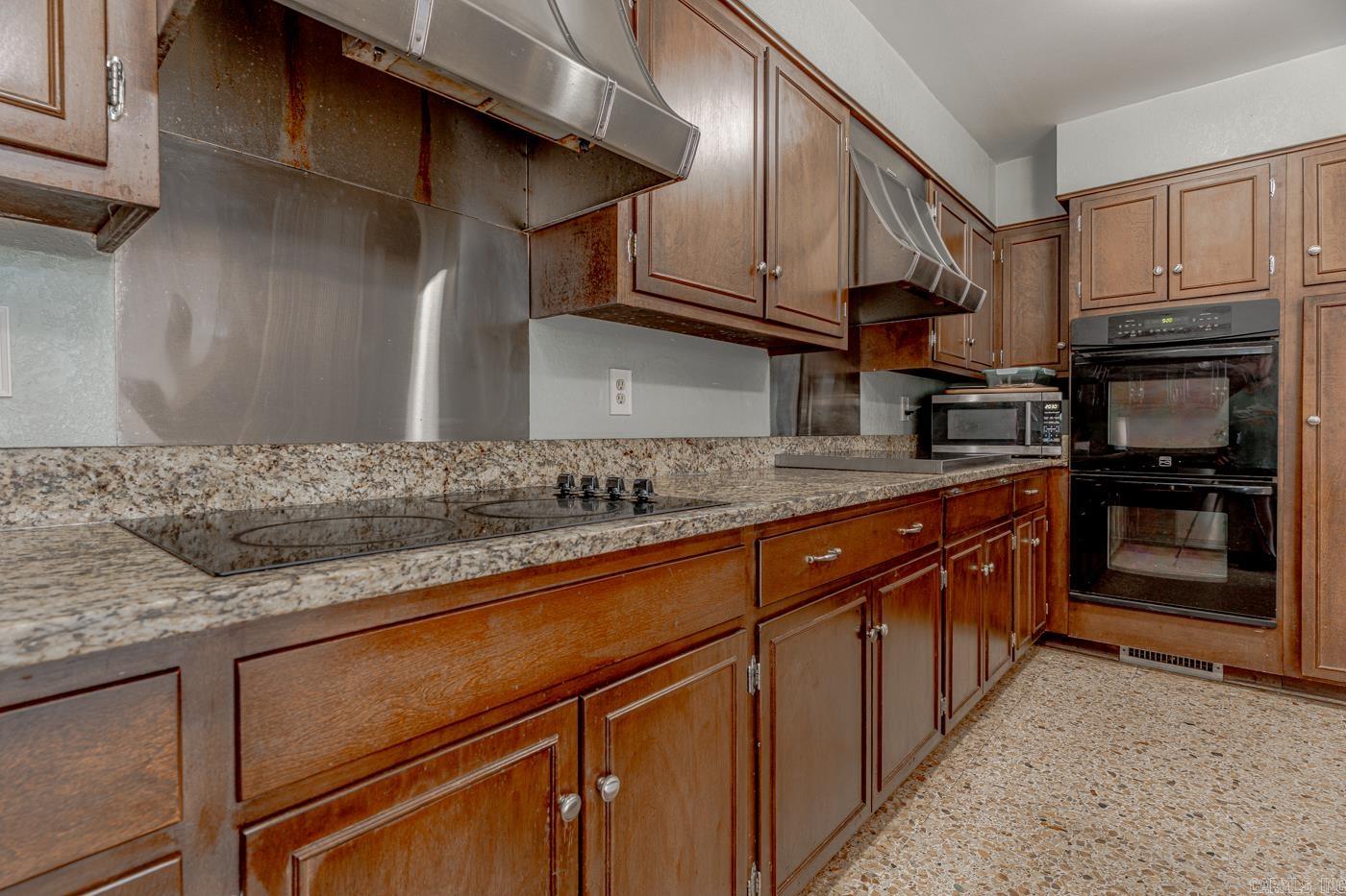 12 Meadowbrook Lane Property Photo 18