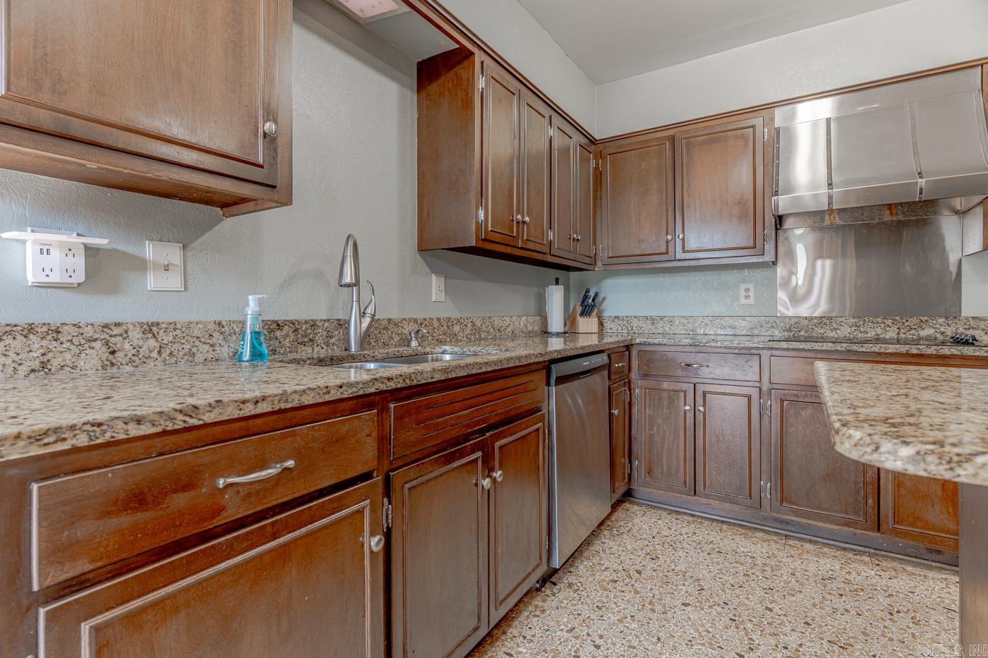 12 Meadowbrook Lane Property Photo 19