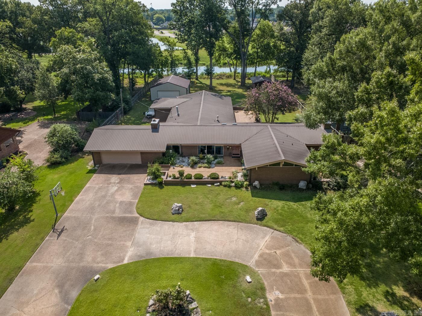 12 Meadowbrook Lane Property Photo 46