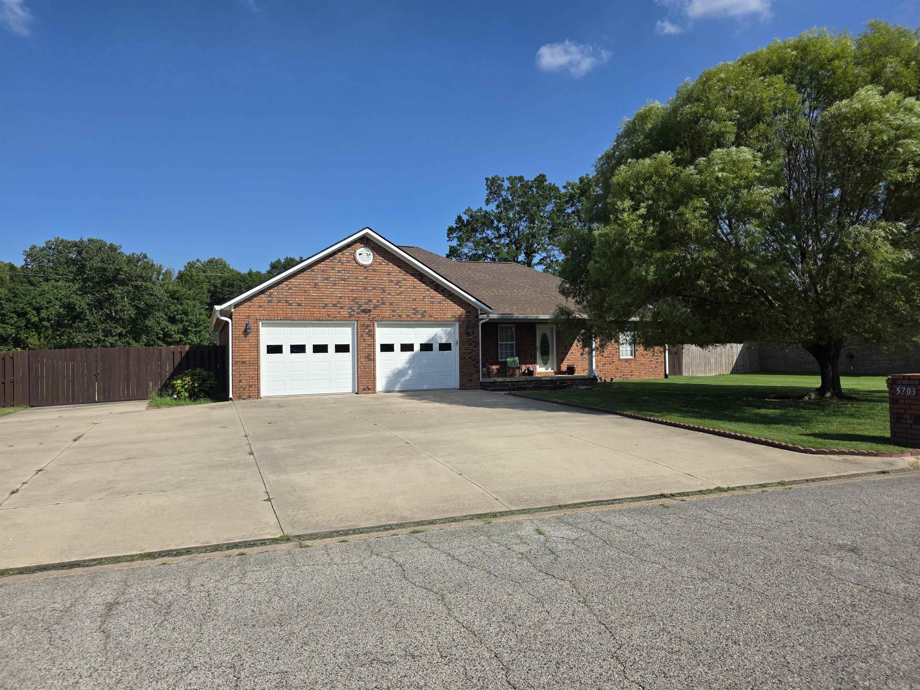 5703 S 27th Property Photo 1