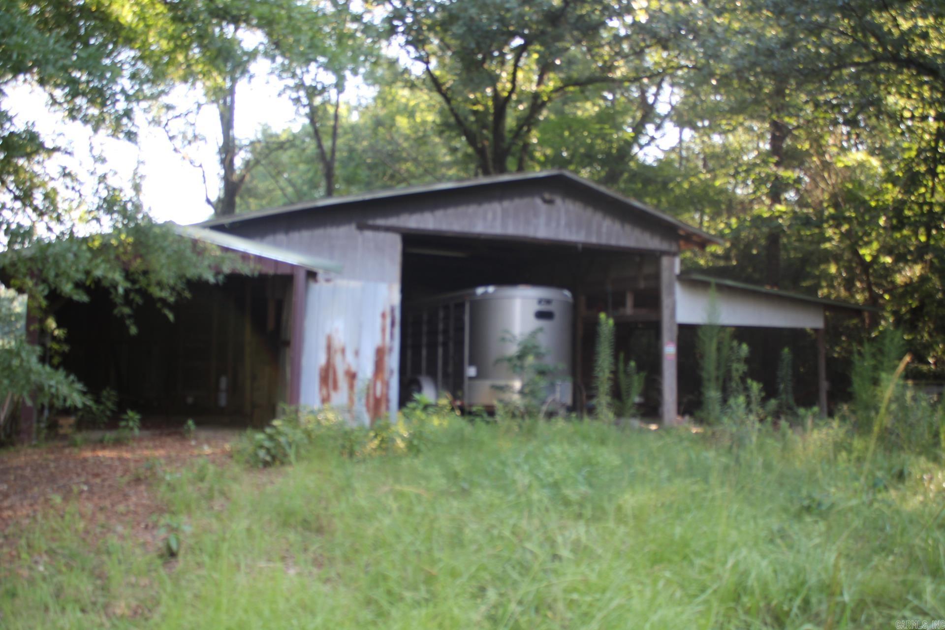 144 Hempstead 1300 Property Photo 6