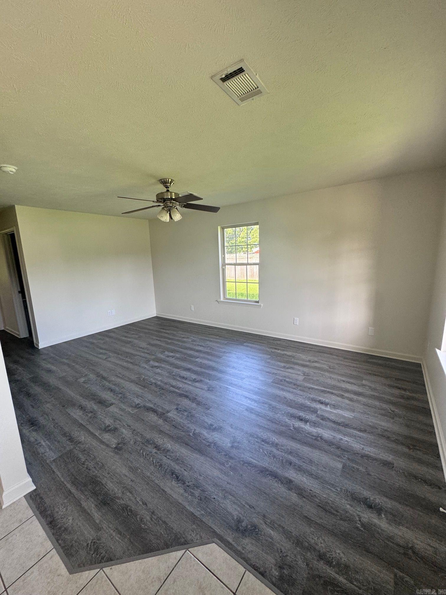 100 E Lauren Road Property Photo 5