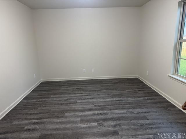 100 E Lauren Road Property Photo 6