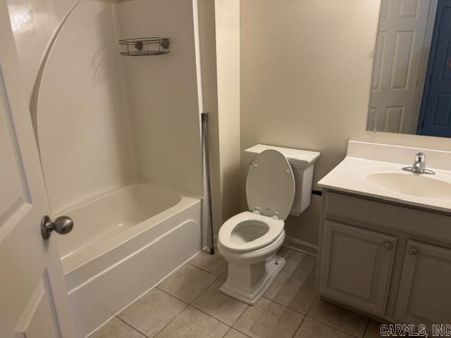 100 E Lauren Road Property Photo 7