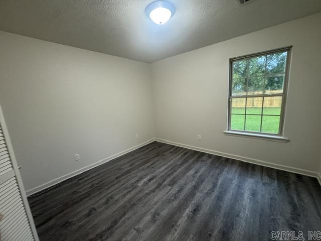 100 E Lauren Road Property Photo 8