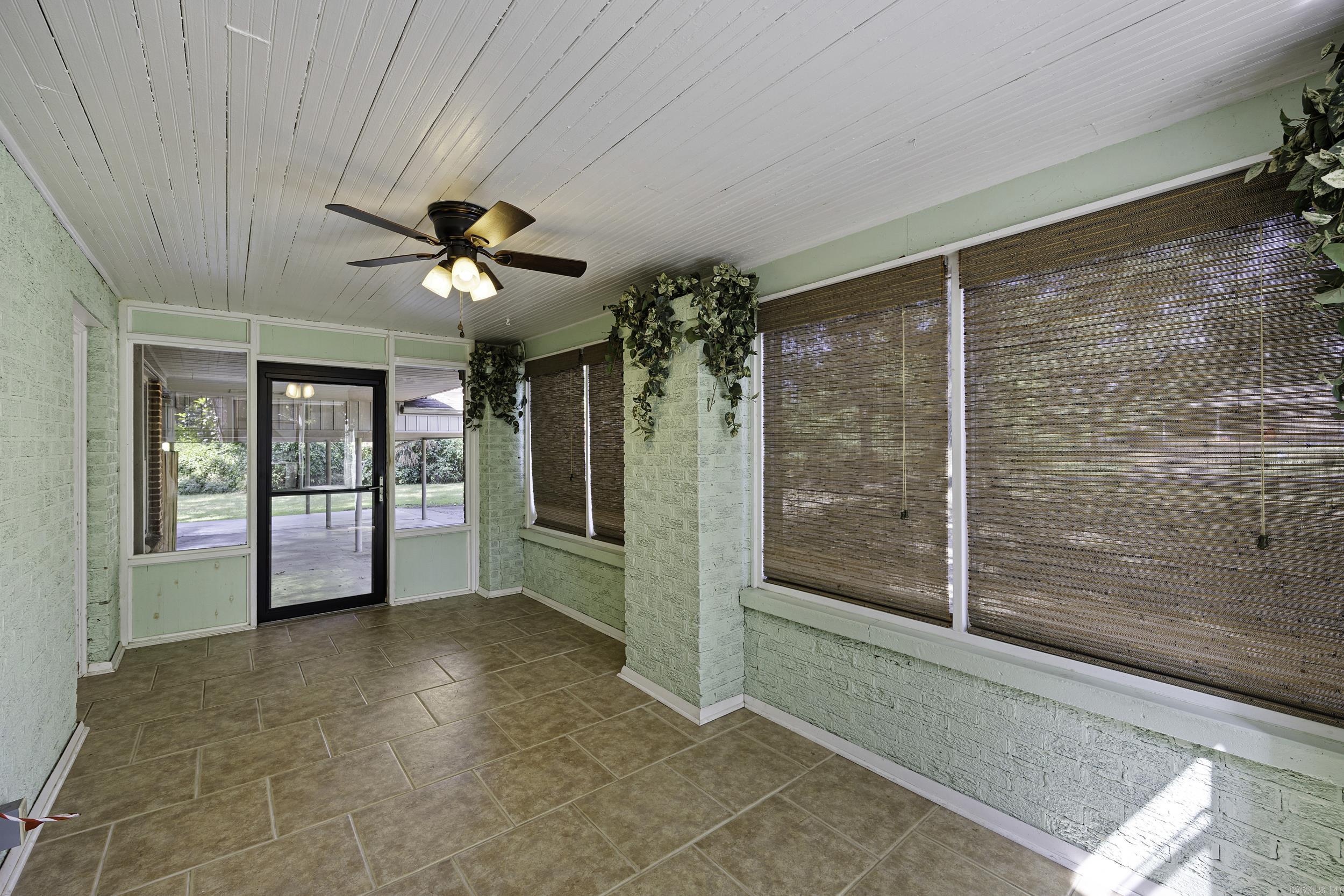 807 S Bridge Street Property Photo 4