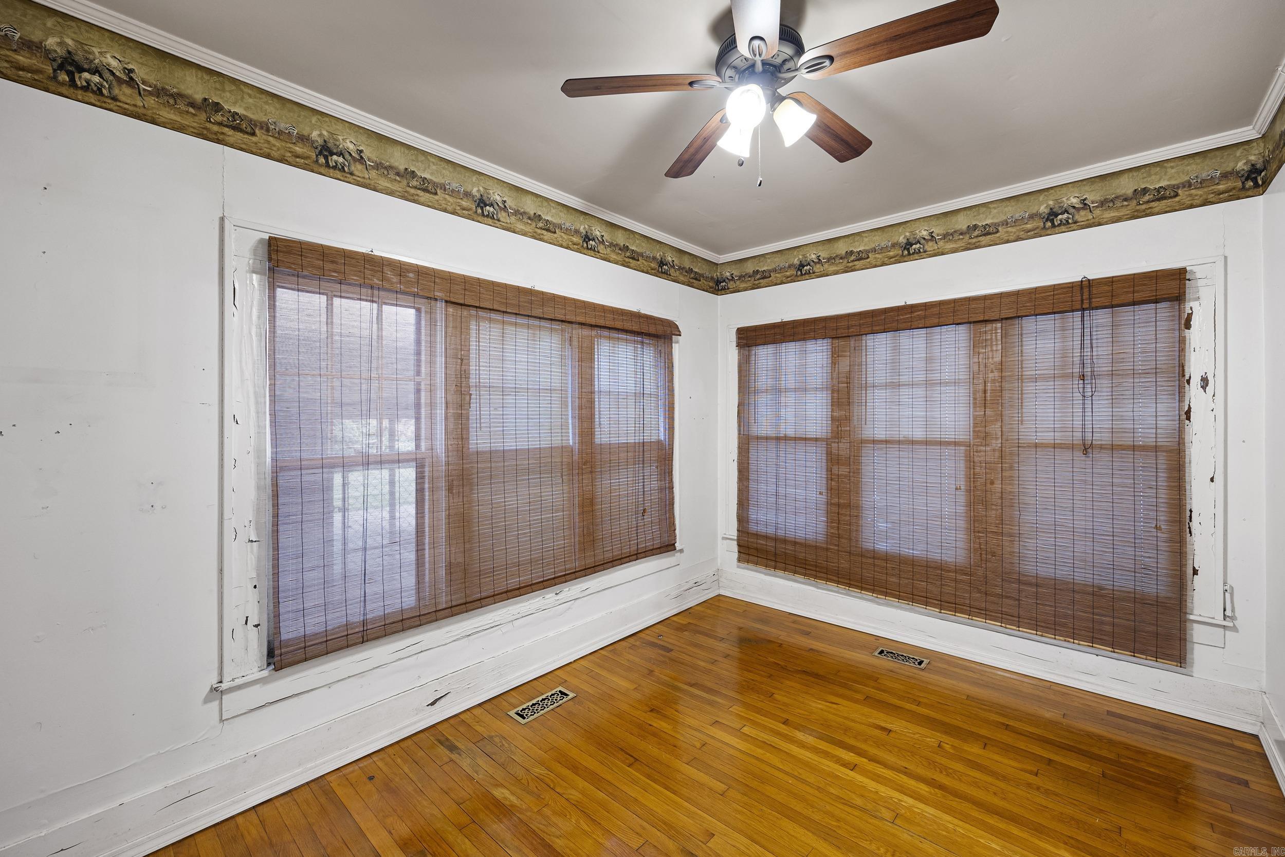 807 S Bridge Street Property Photo 12
