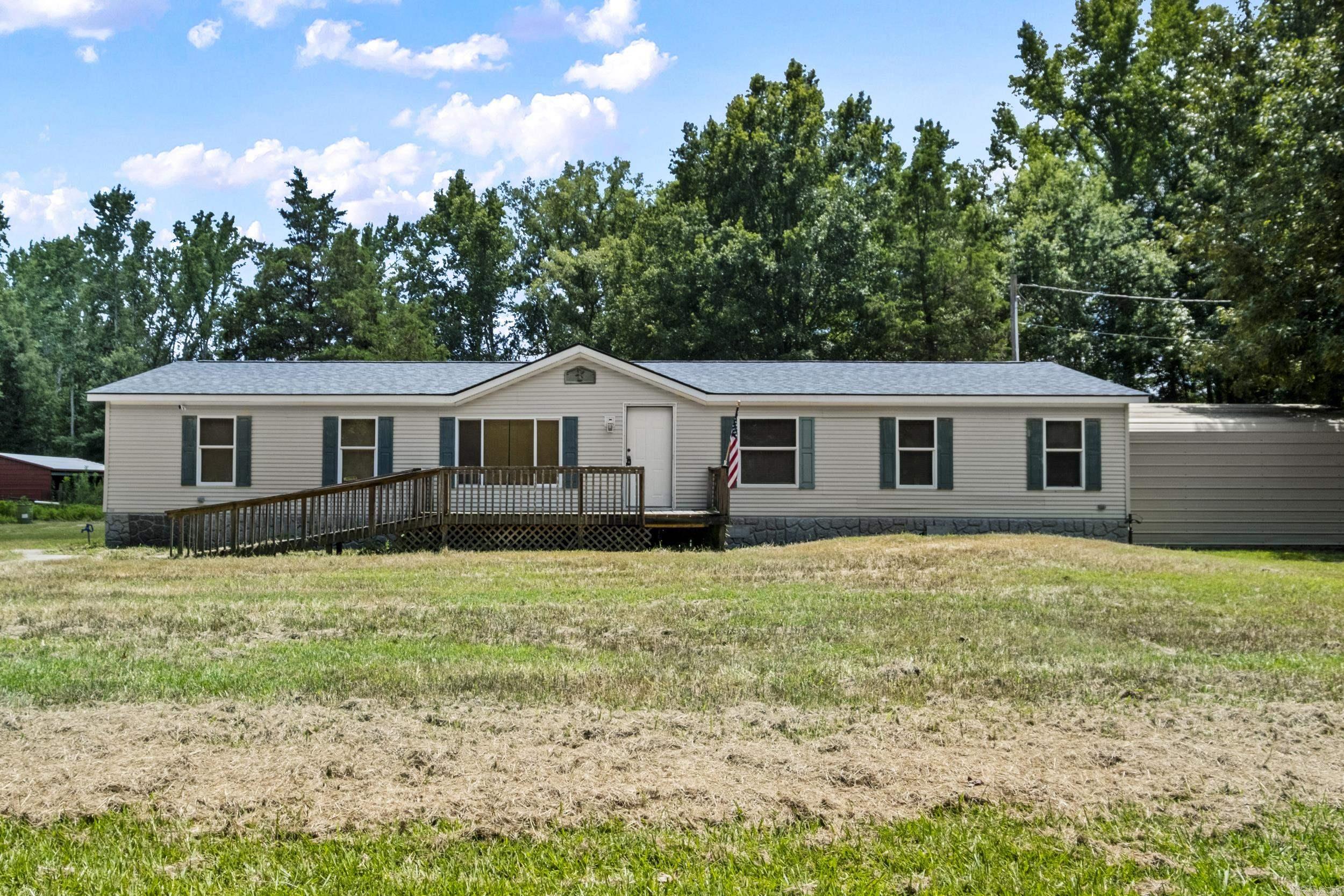 108 Hakme Ln Property Photo 1