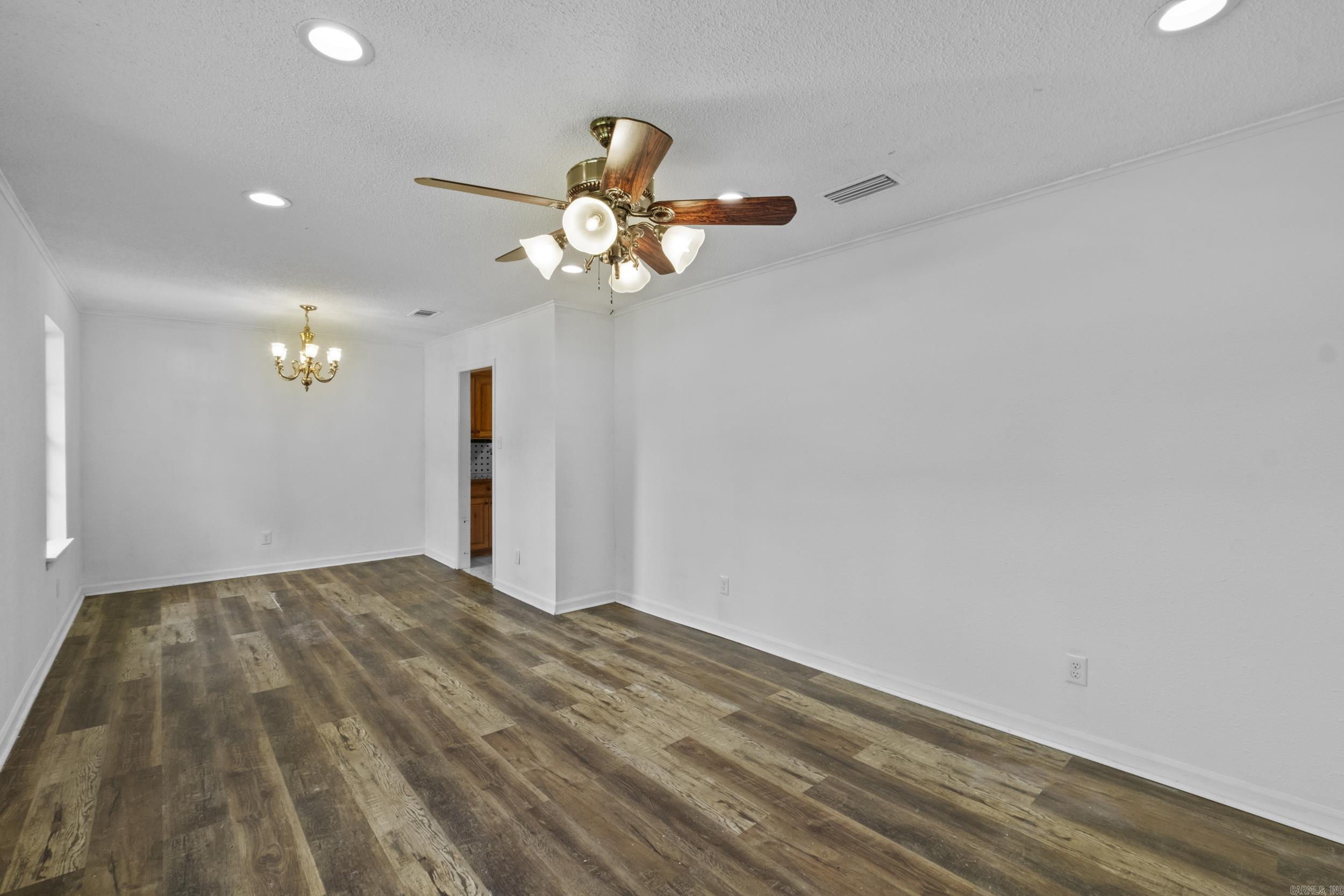 3320 Dartmouth Court Property Photo 6