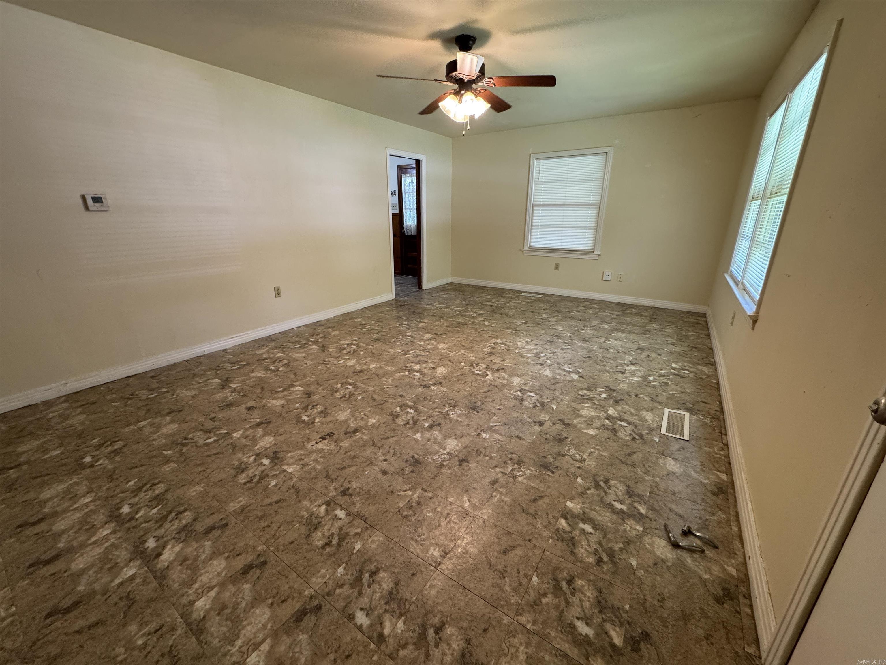 1648 Davis St Property Photo 4