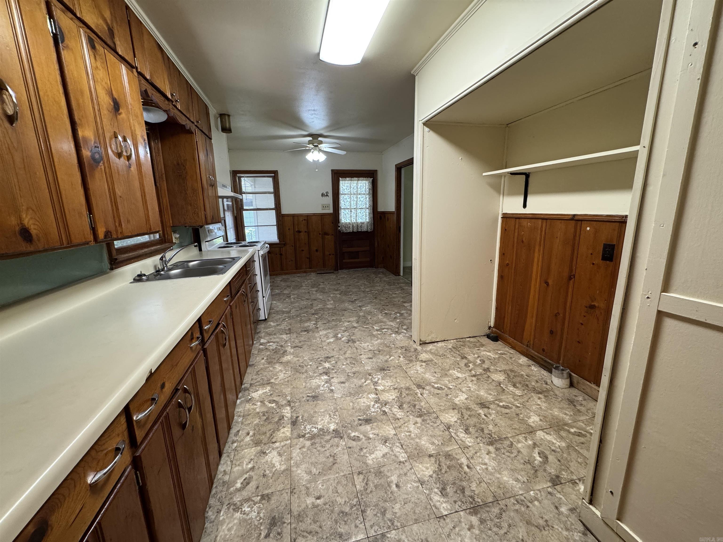 1648 Davis St Property Photo 5