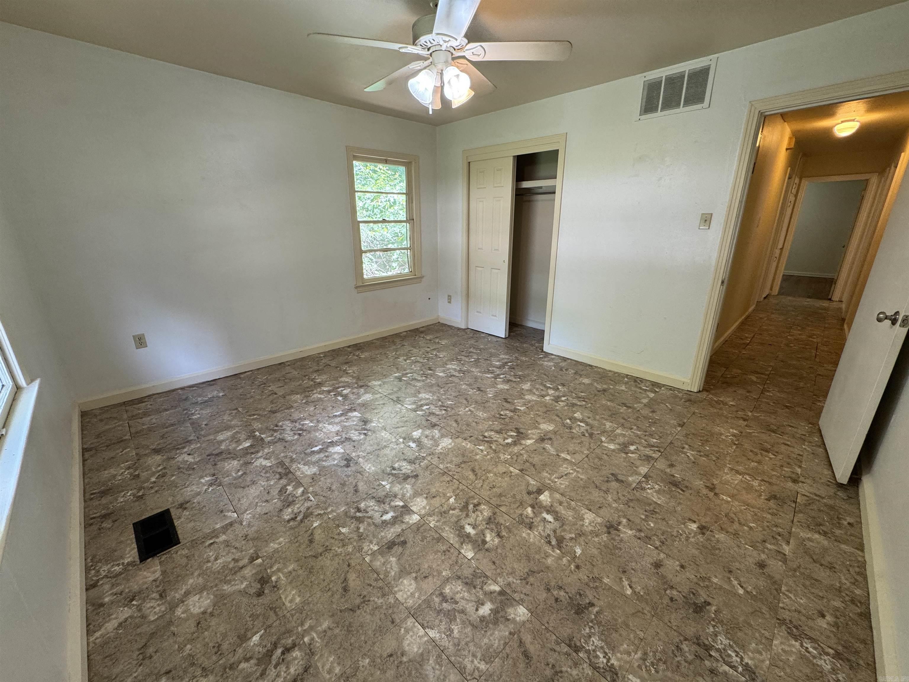 1648 Davis St Property Photo 12