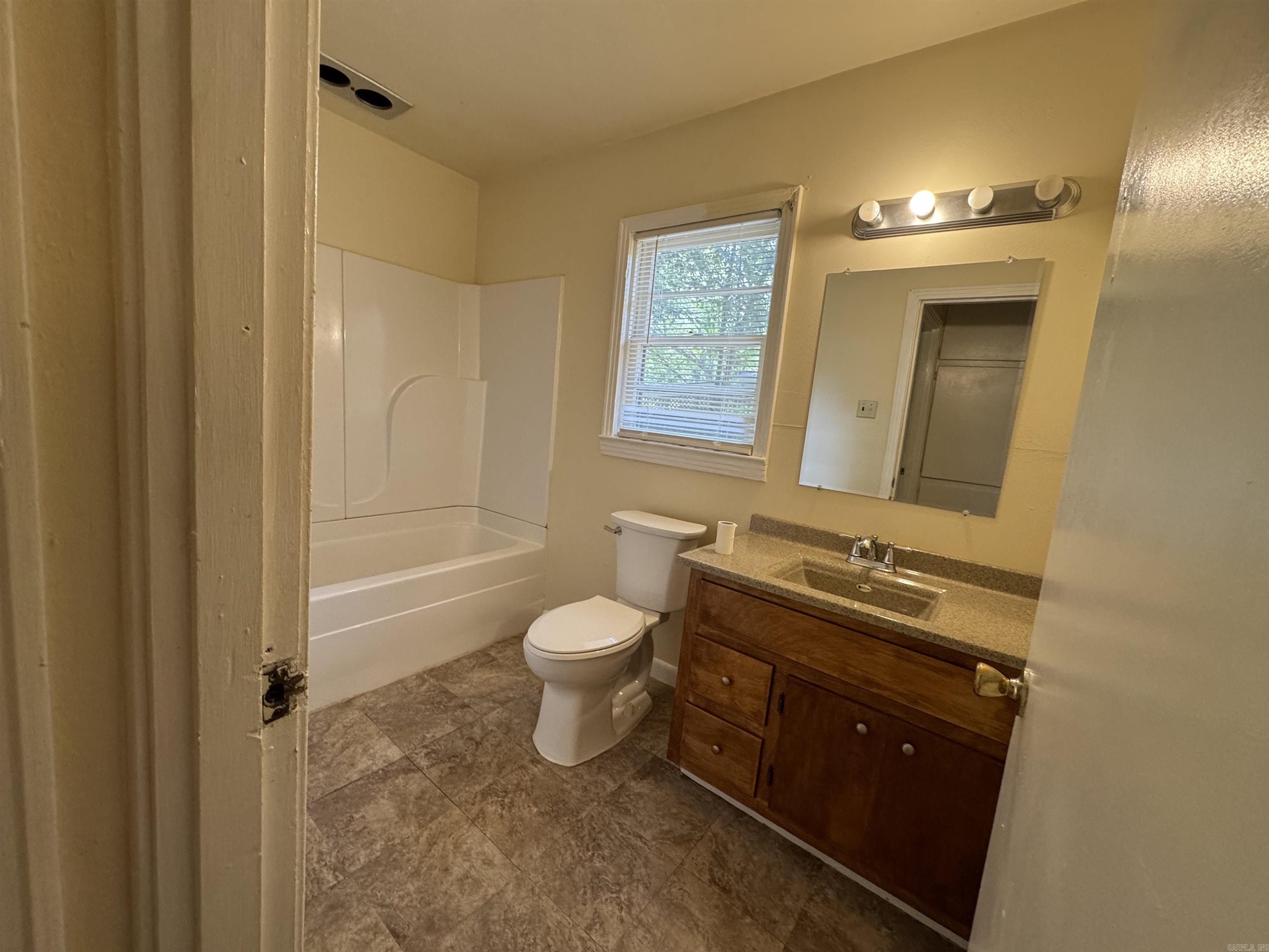 1648 Davis St Property Photo 18