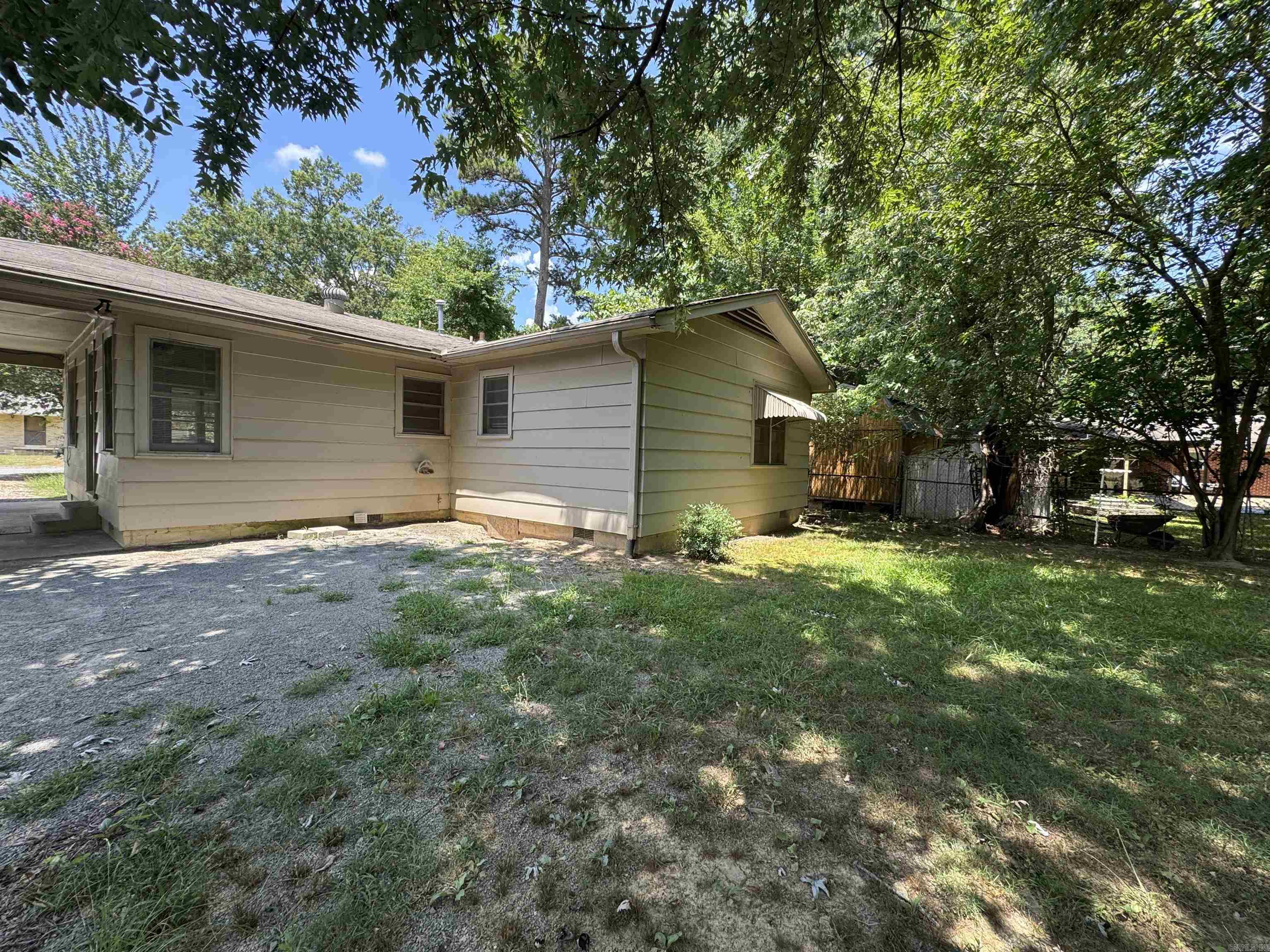 1648 Davis St Property Photo 22