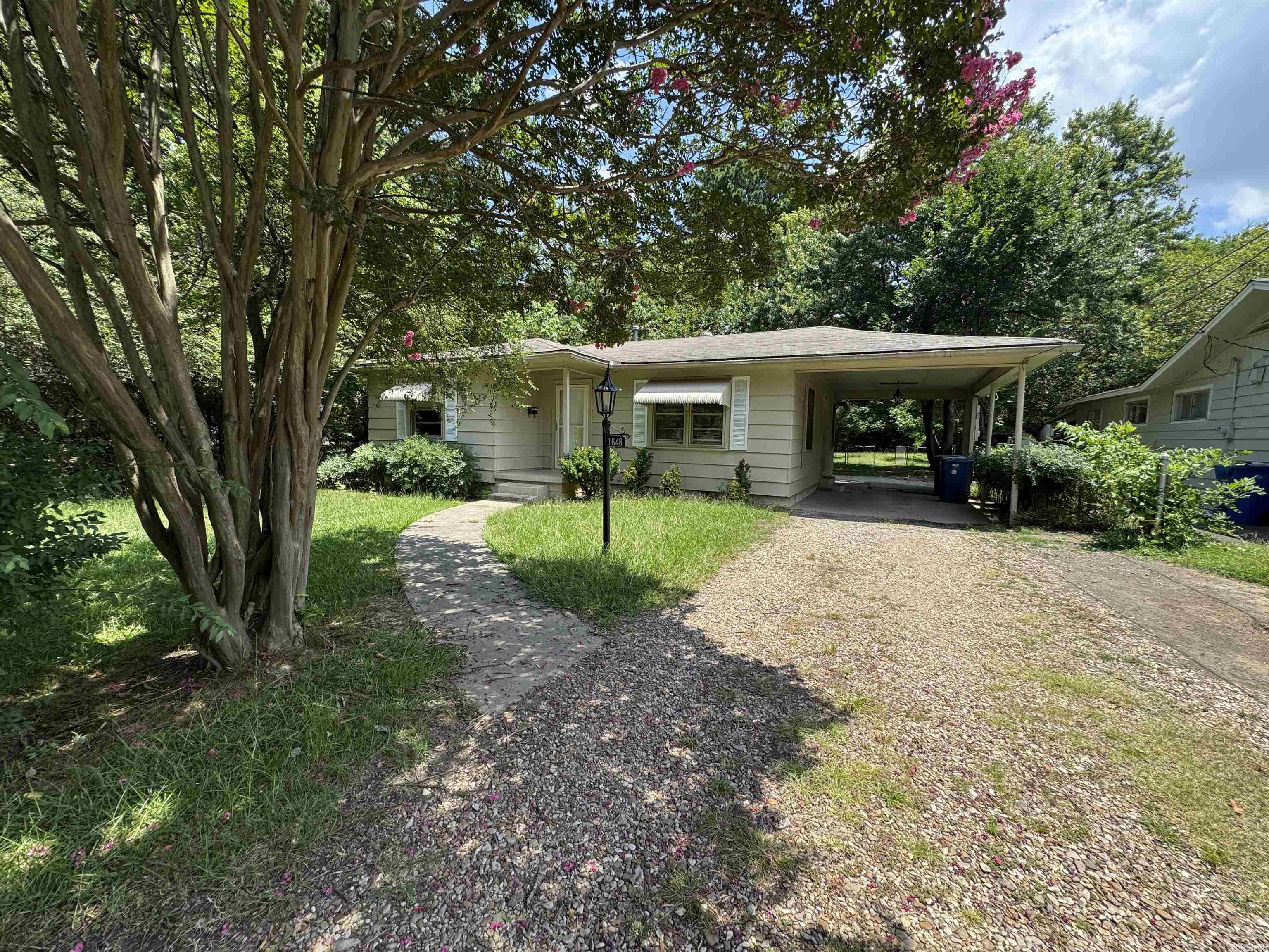 1648 Davis St Property Photo 27