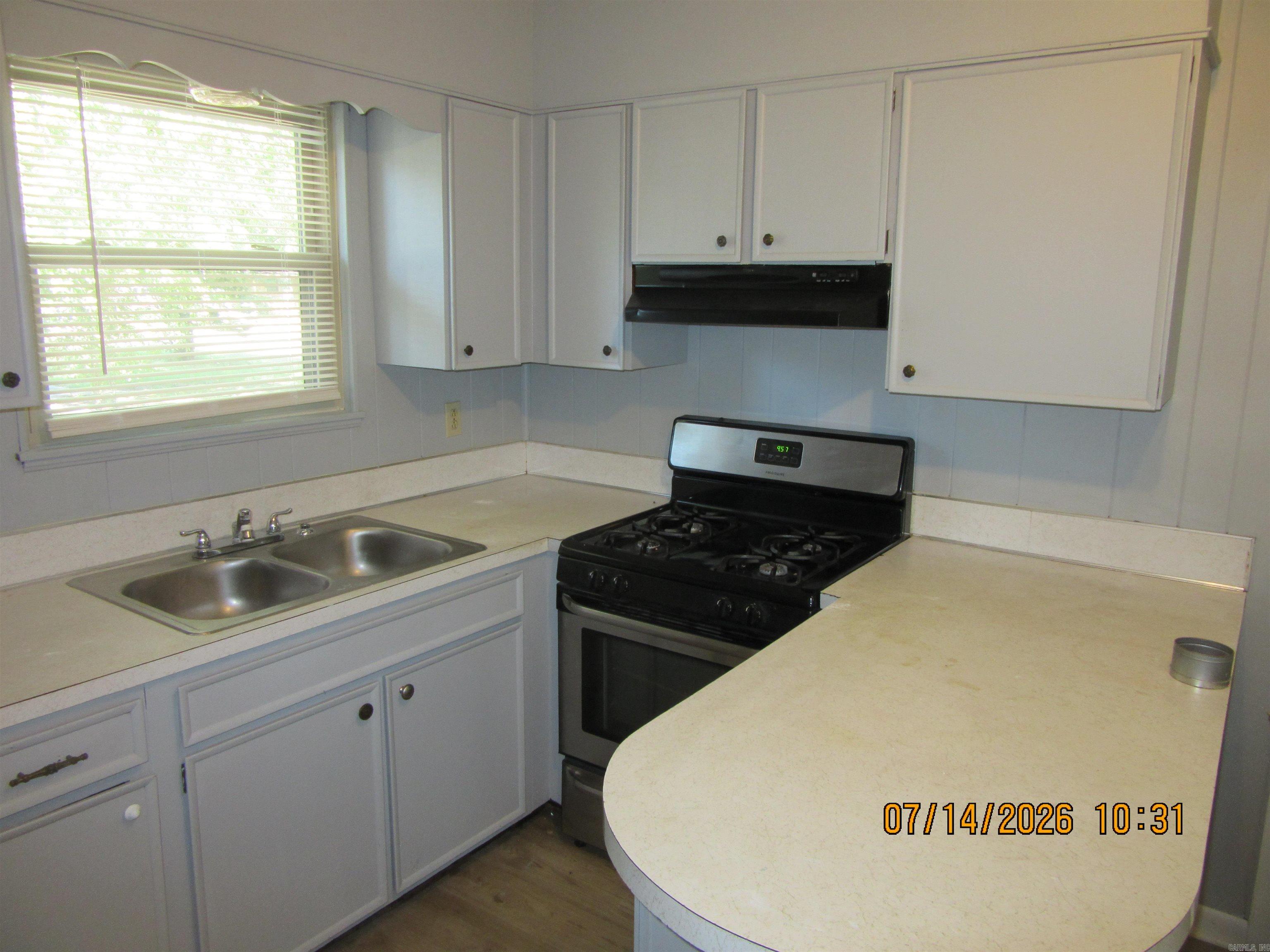 3907 American Manor Property Photo 3