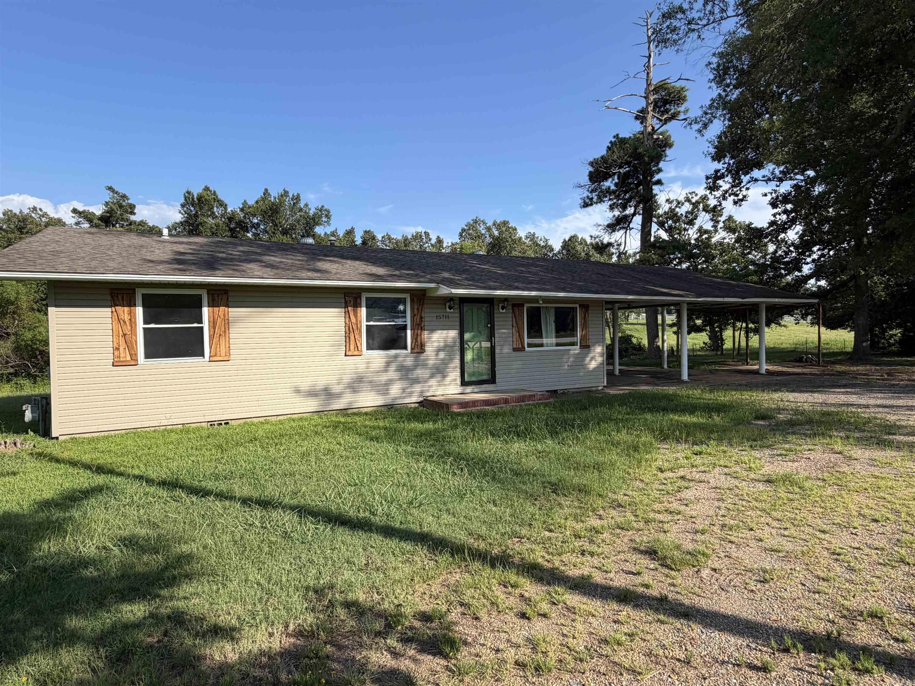 15711 Highway 425 Property Photo 2