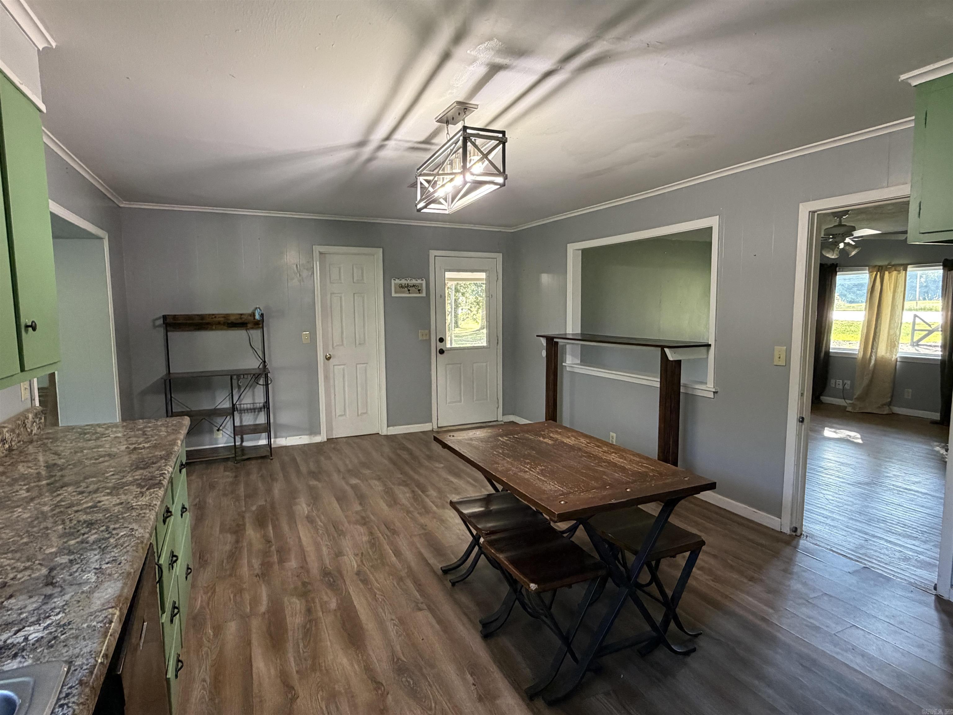 15711 Highway 425 Property Photo 6