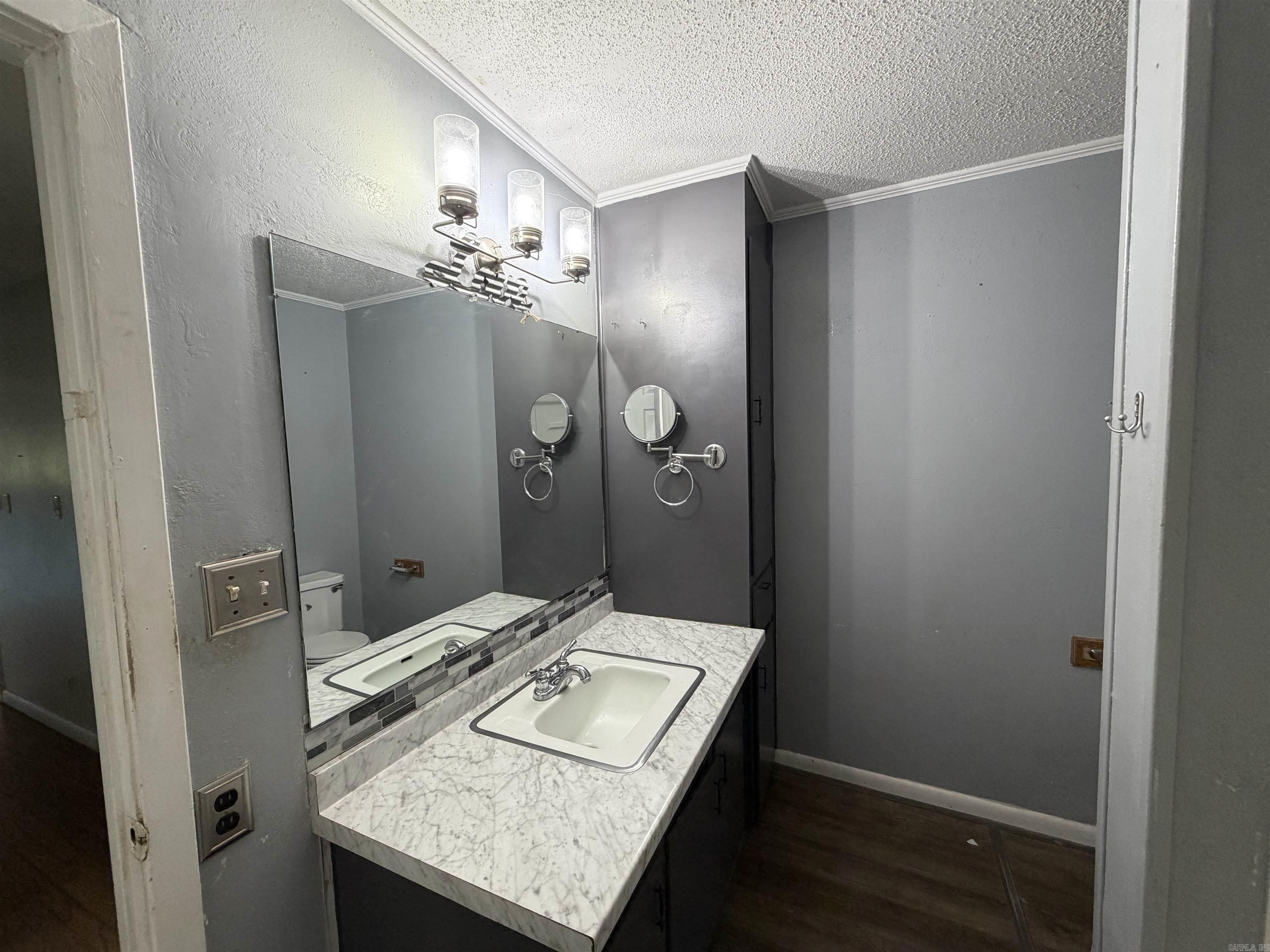 15711 Highway 425 Property Photo 11