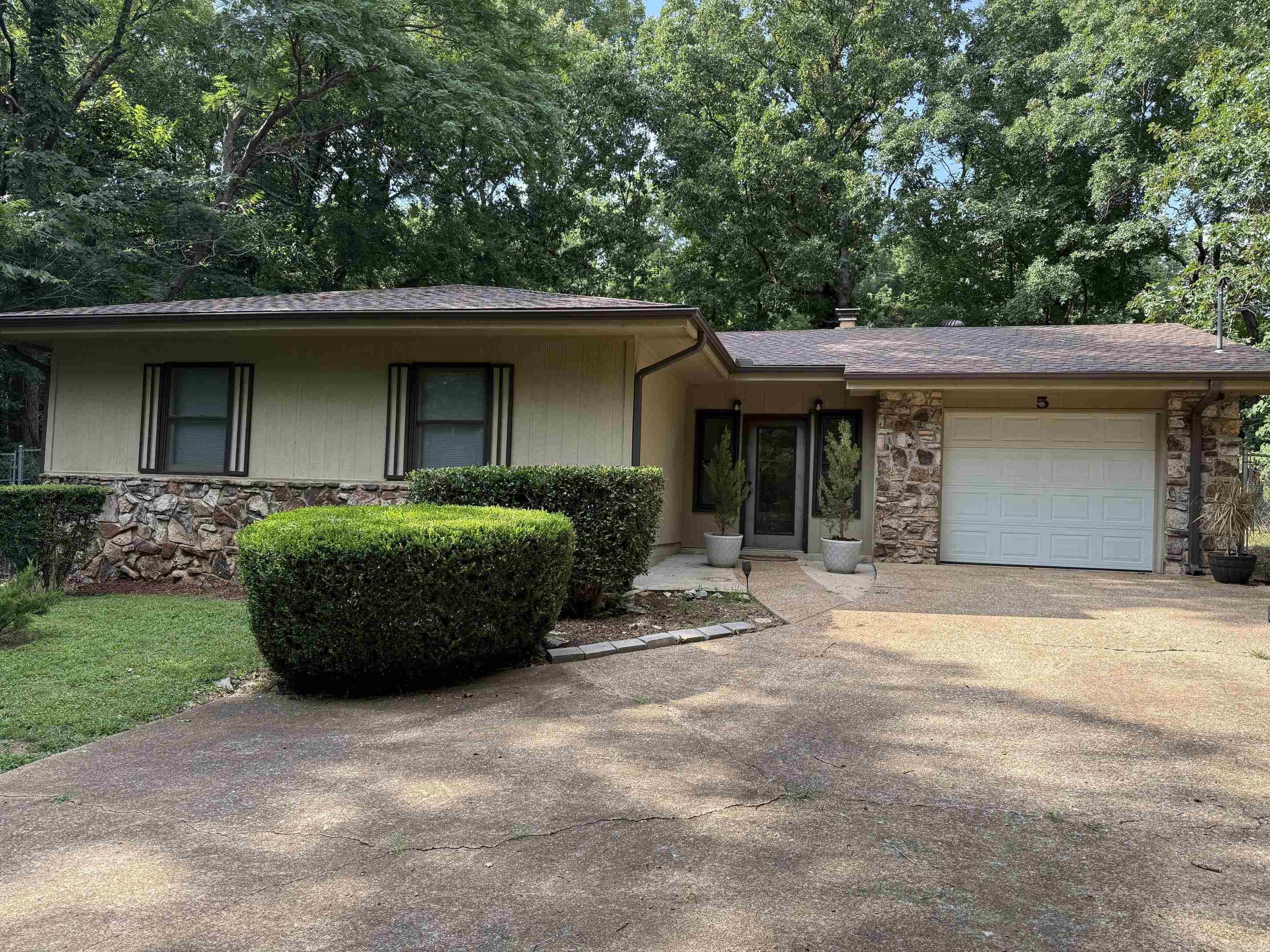 5 N Lakeshore Trace Property Photo 6