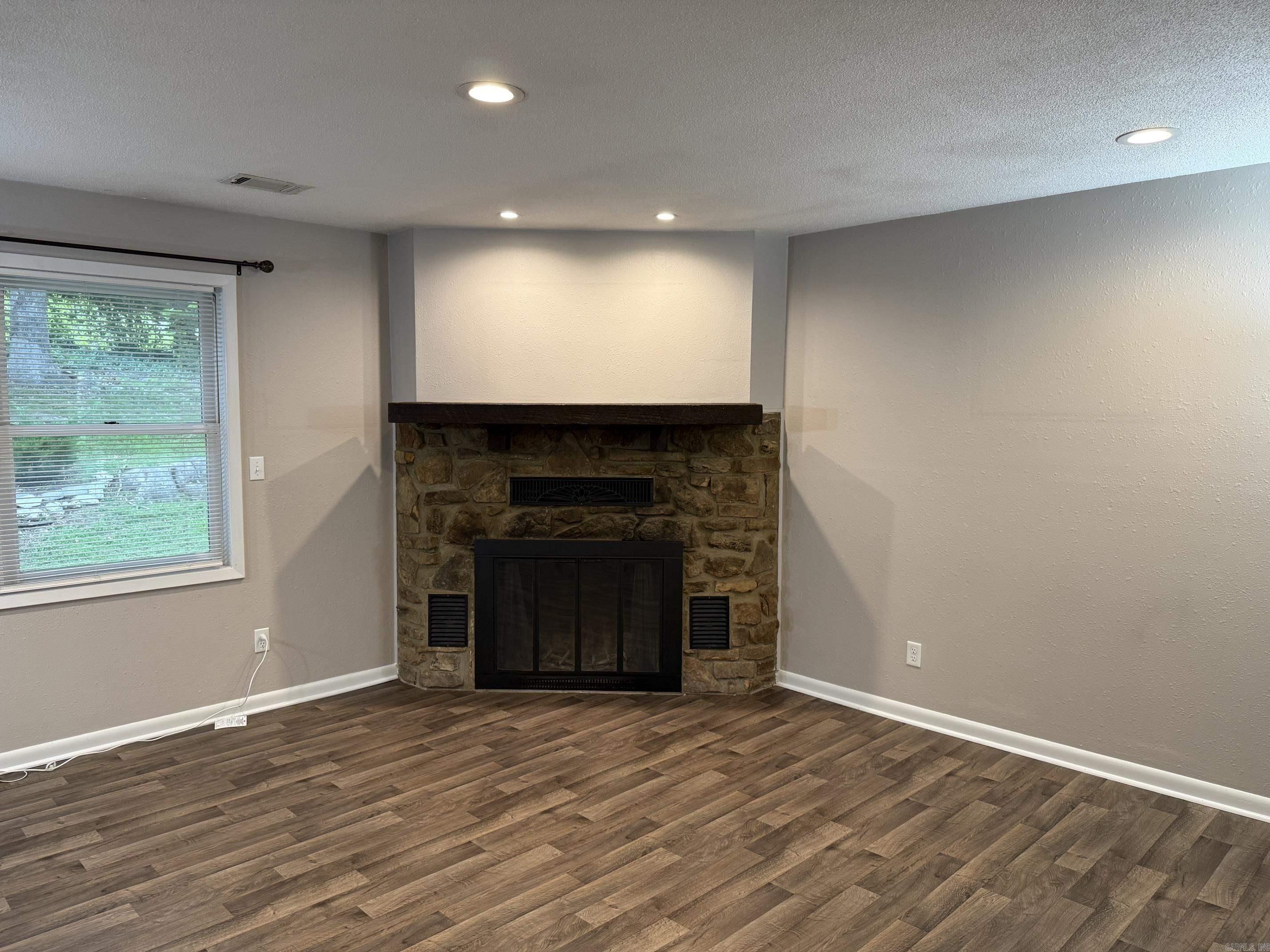 5 N Lakeshore Trace Property Photo 8