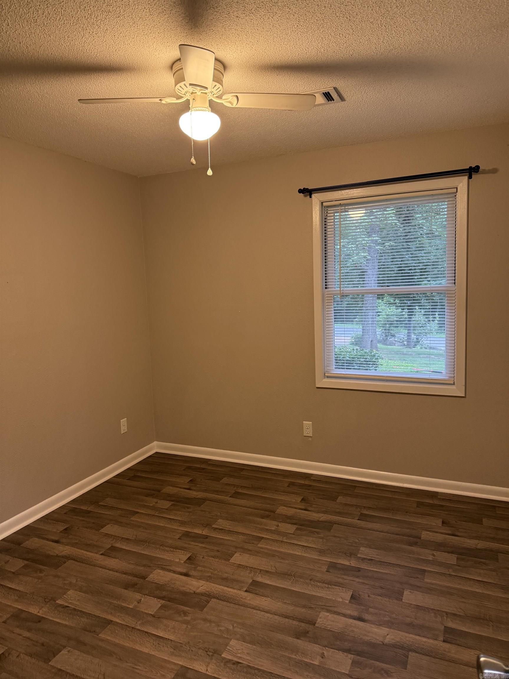 5 N Lakeshore Trace Property Photo 17
