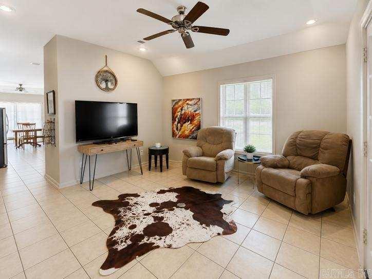3707 Ashlee Cove Property Photo 2