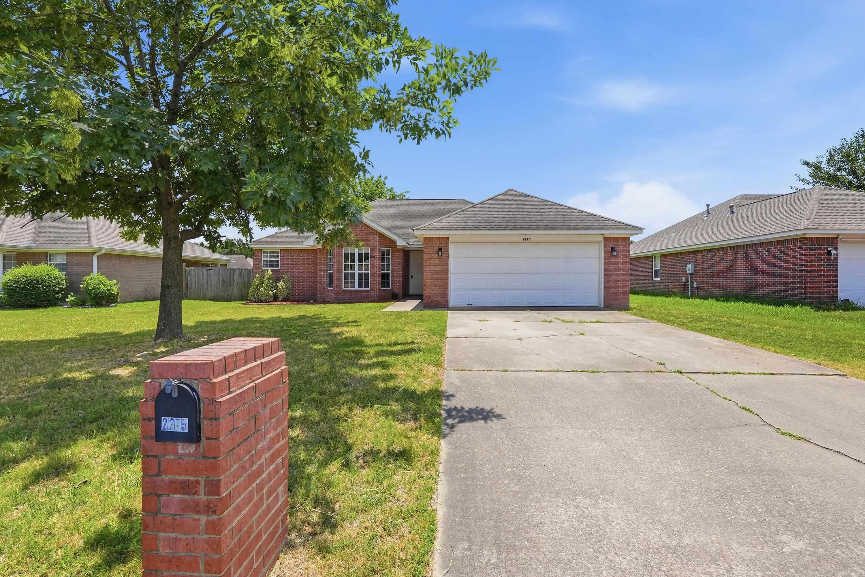 2275 Landover Trail Property Photo 3