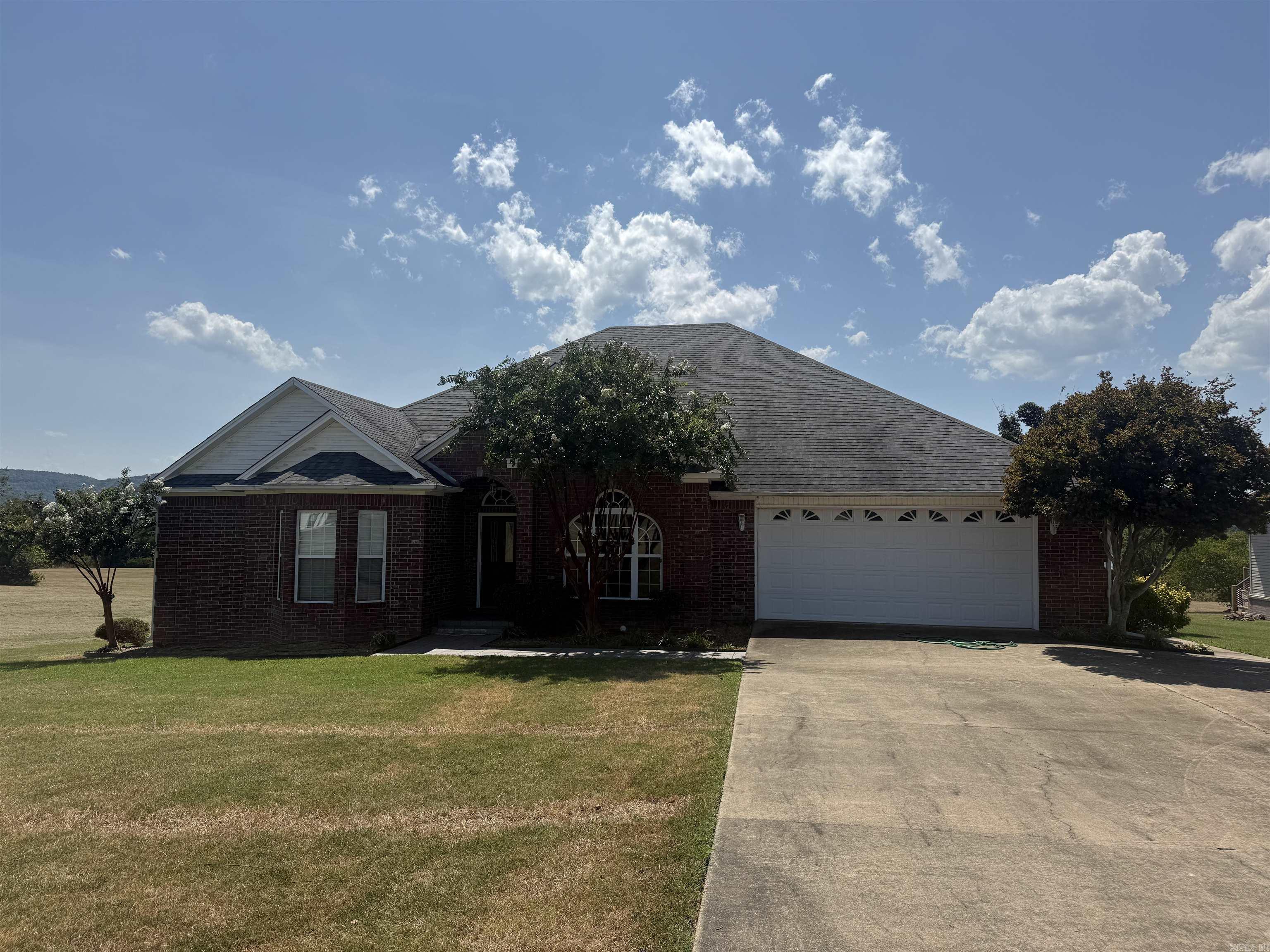 90 Emerald Lane Property Photo 1