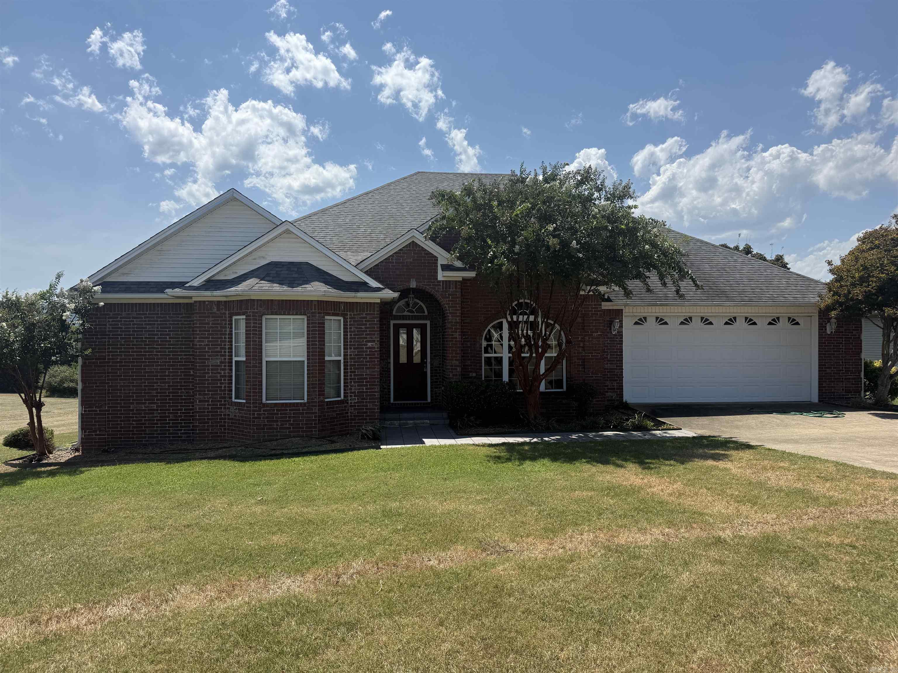 90 Emerald Lane Property Photo 2