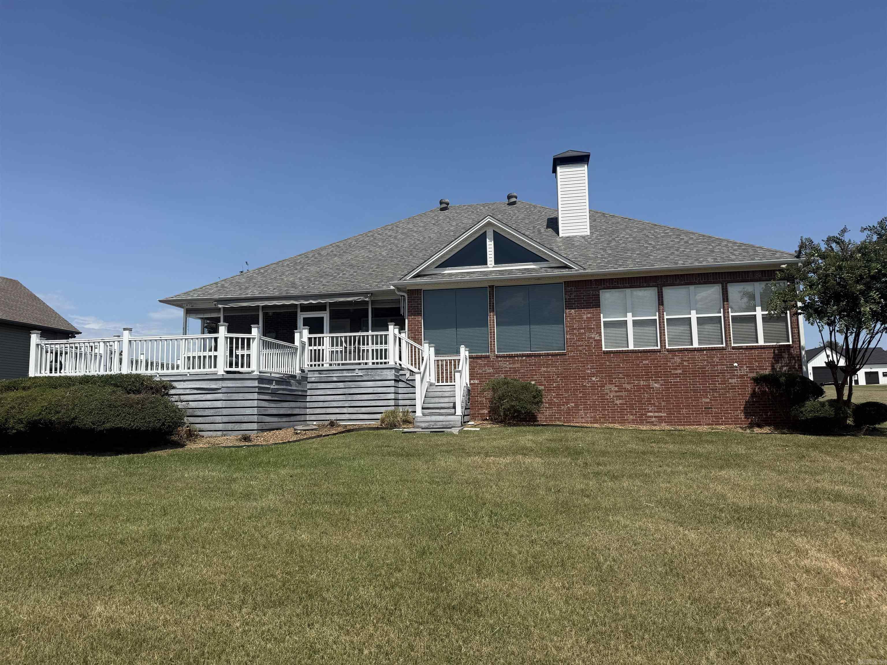 90 Emerald Lane Property Photo 3