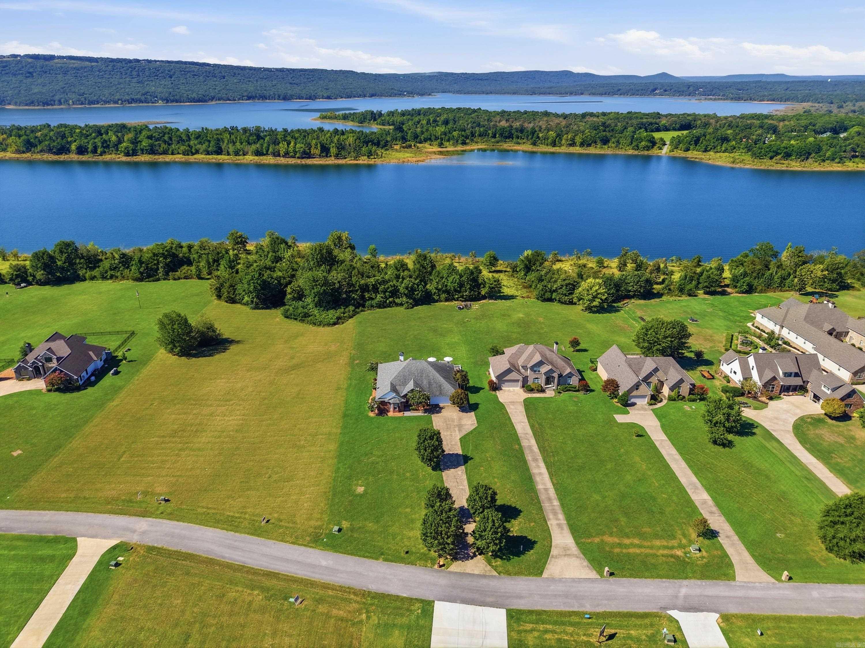 90 Emerald Lane Property Photo 8