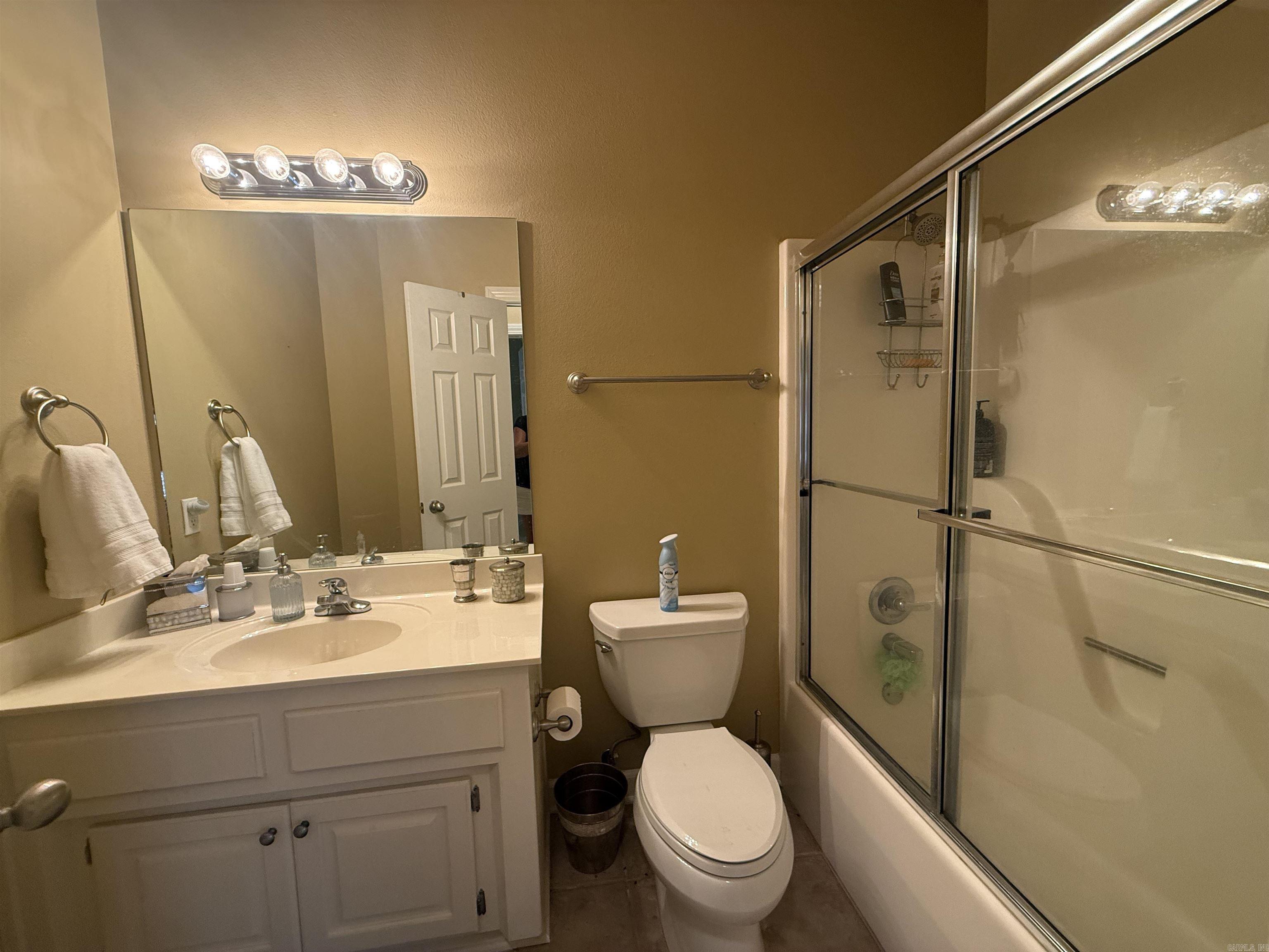 90 Emerald Lane Property Photo 31