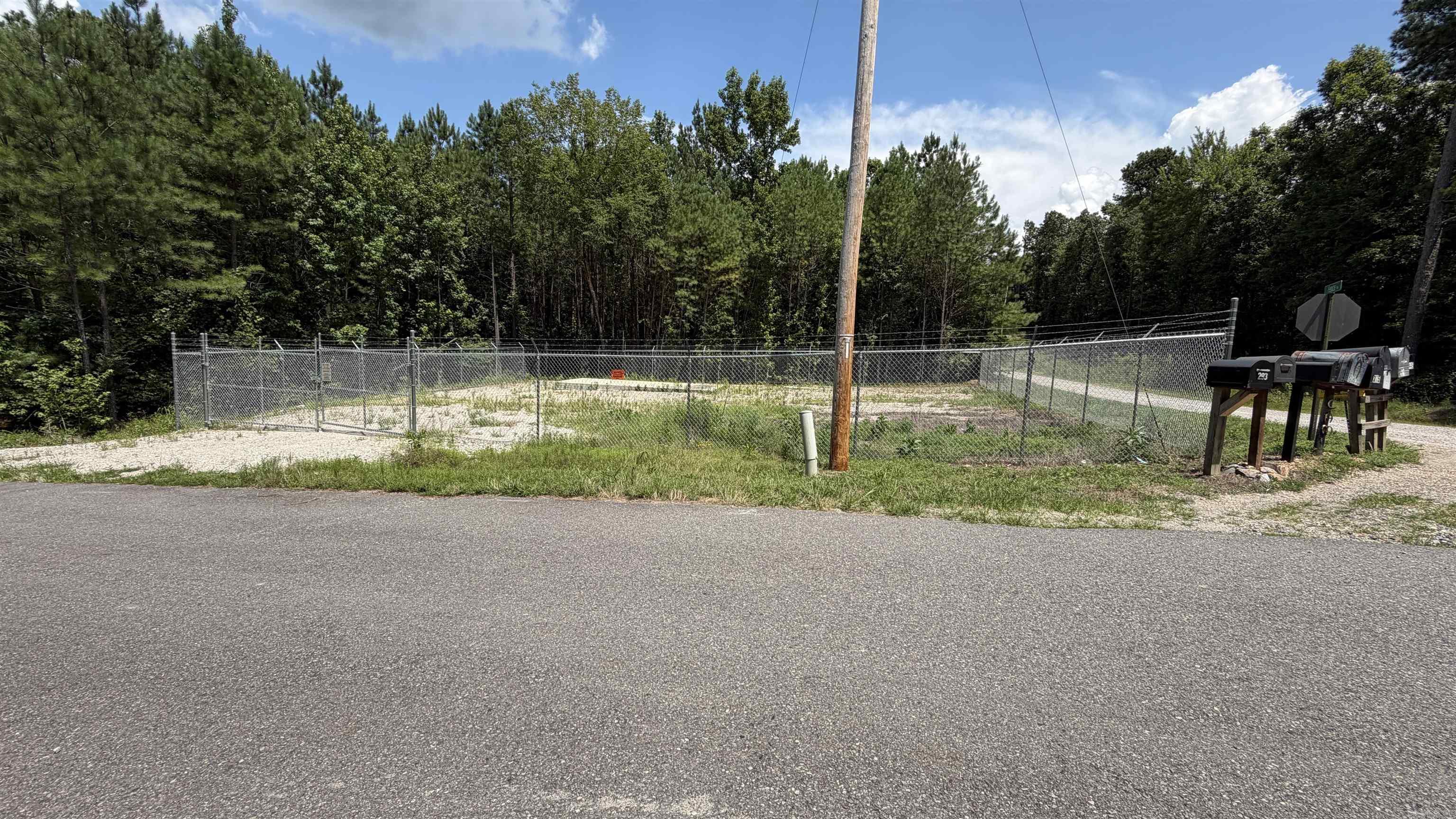 000 Fence Road Property Photo 1