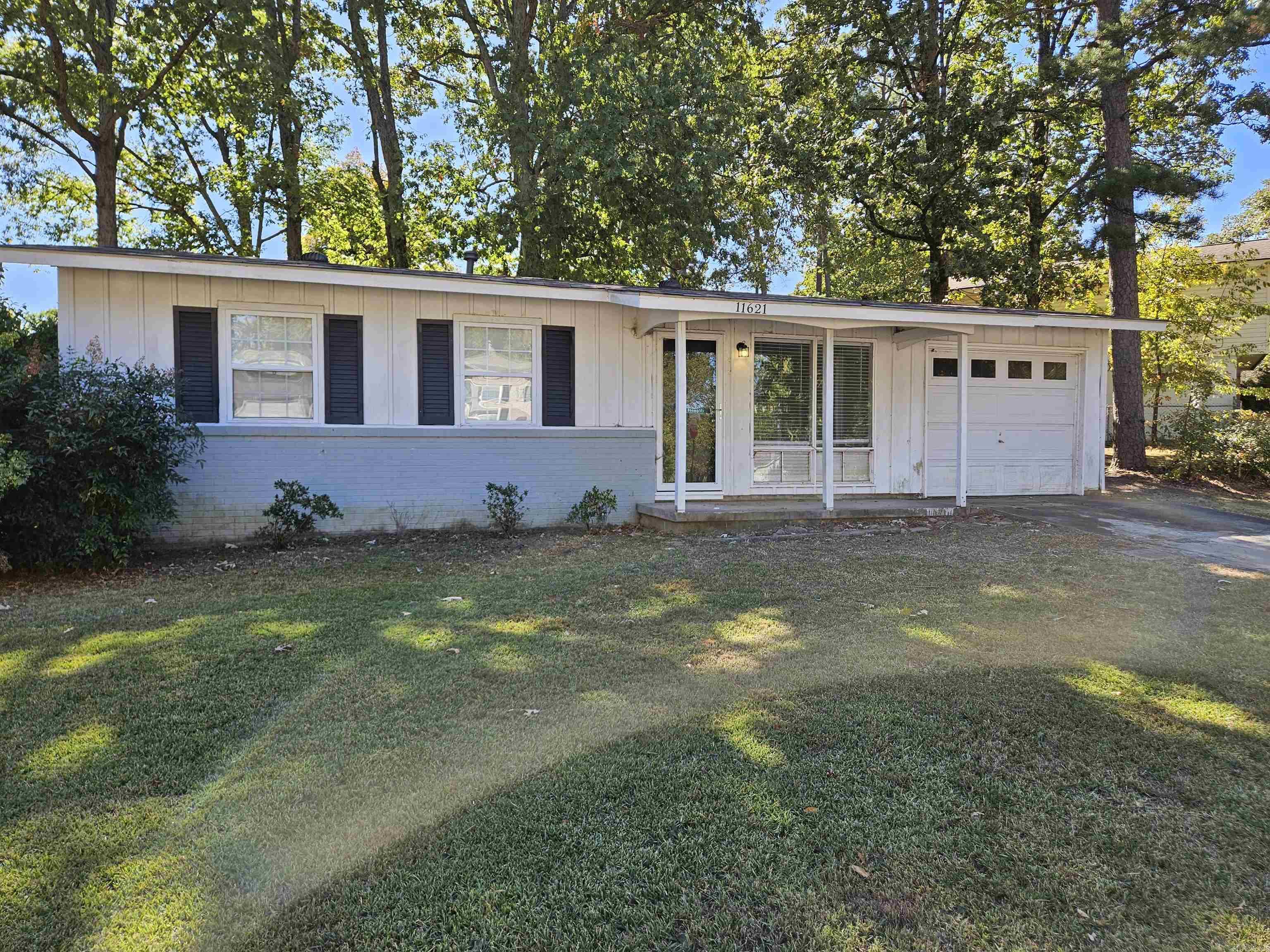 11621 Chipwood Drive Property Photo 3