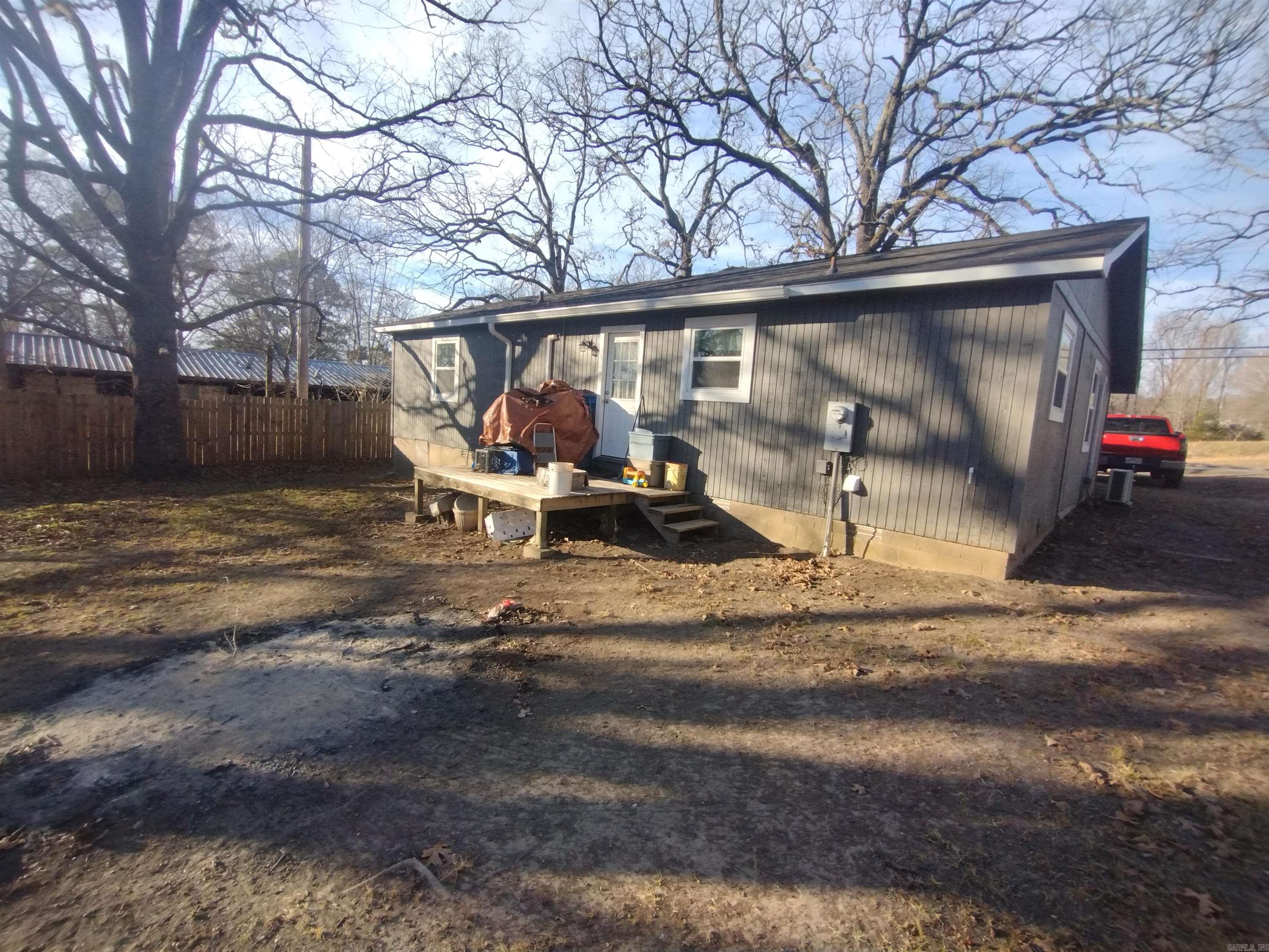 609 E Webb Property Photo 3