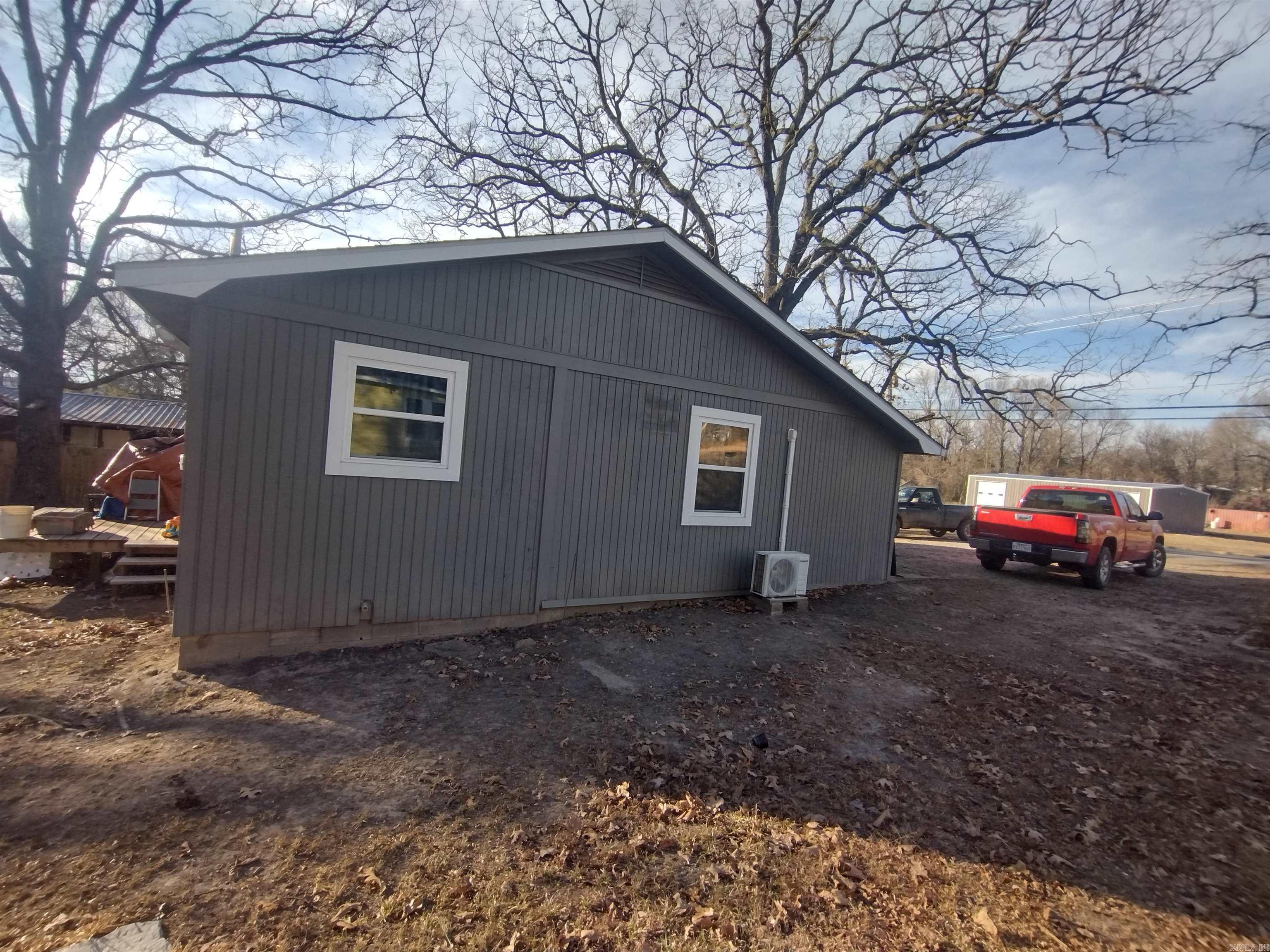 609 E Webb Property Photo 5