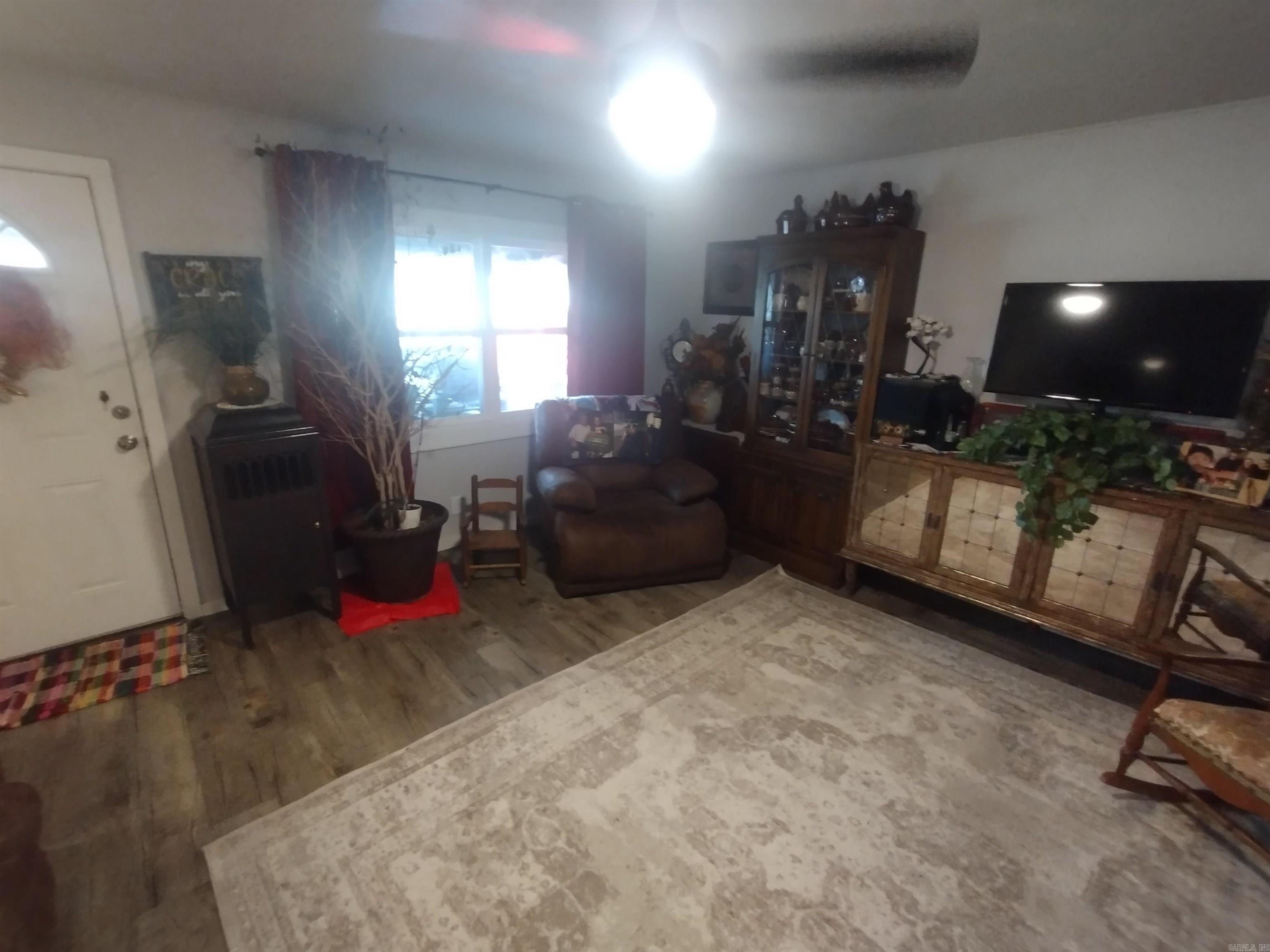 609 E Webb Property Photo 6