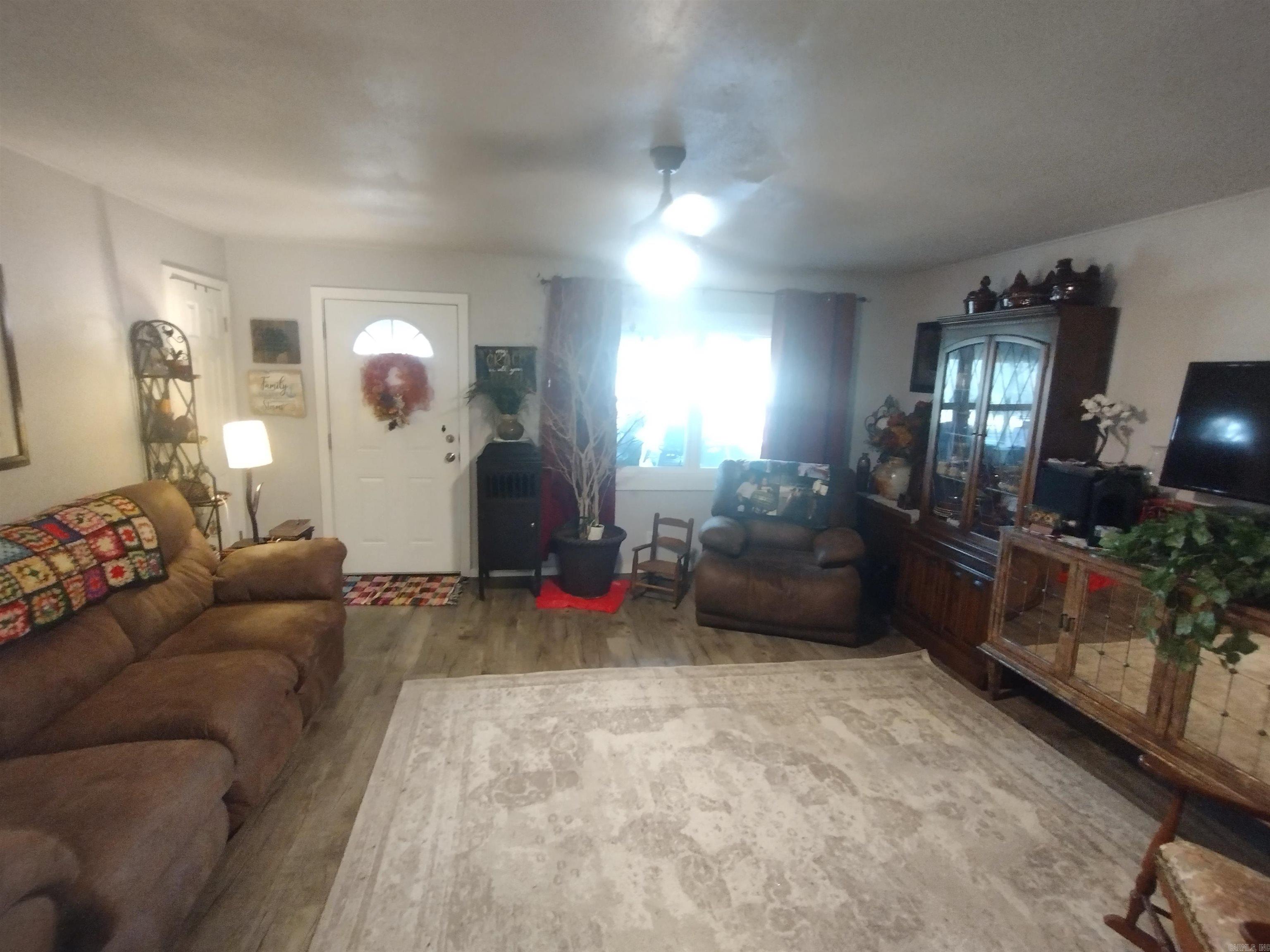 609 E Webb Property Photo 8