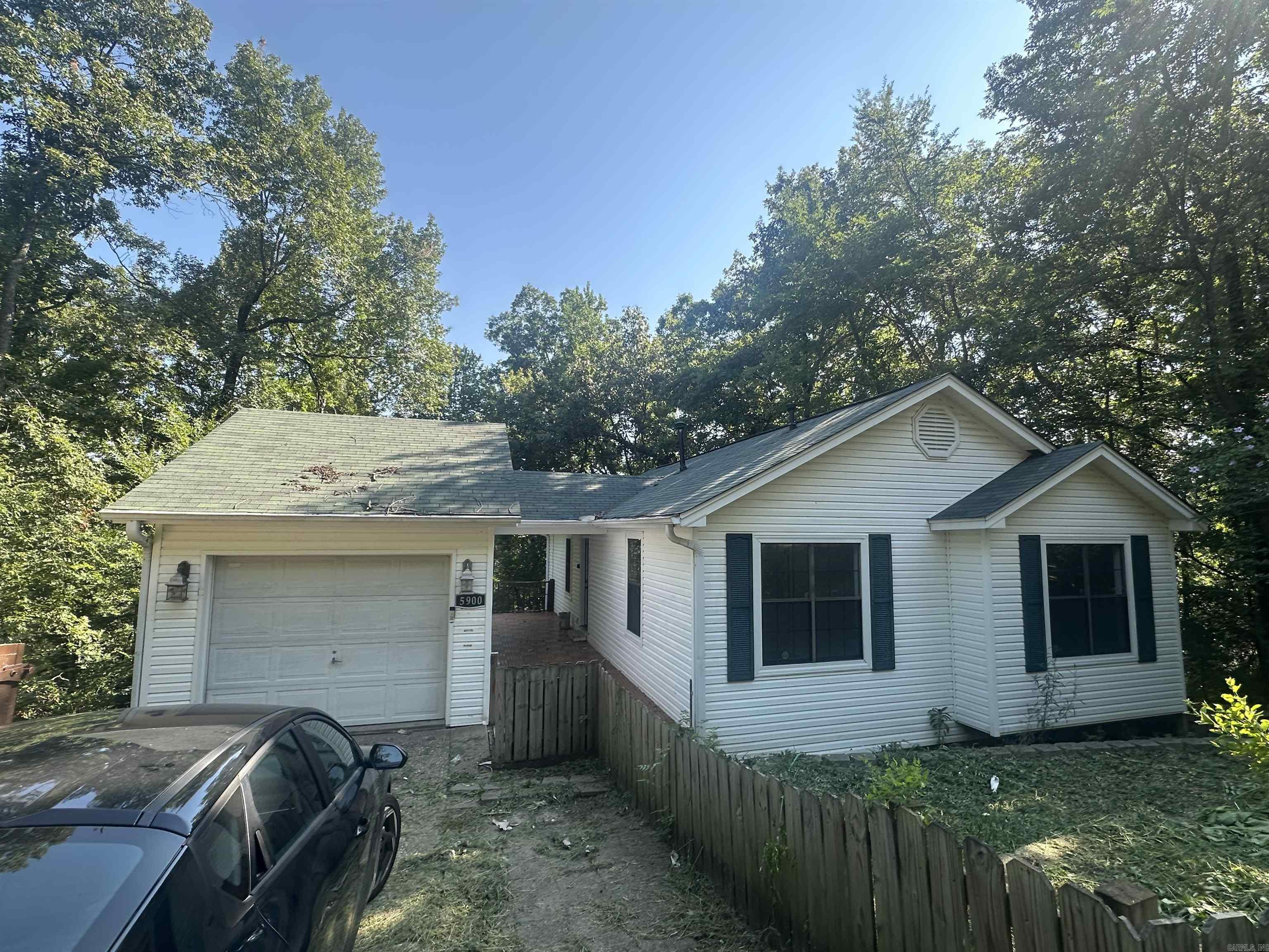 5900 Foxboro Drive Property Photo 1