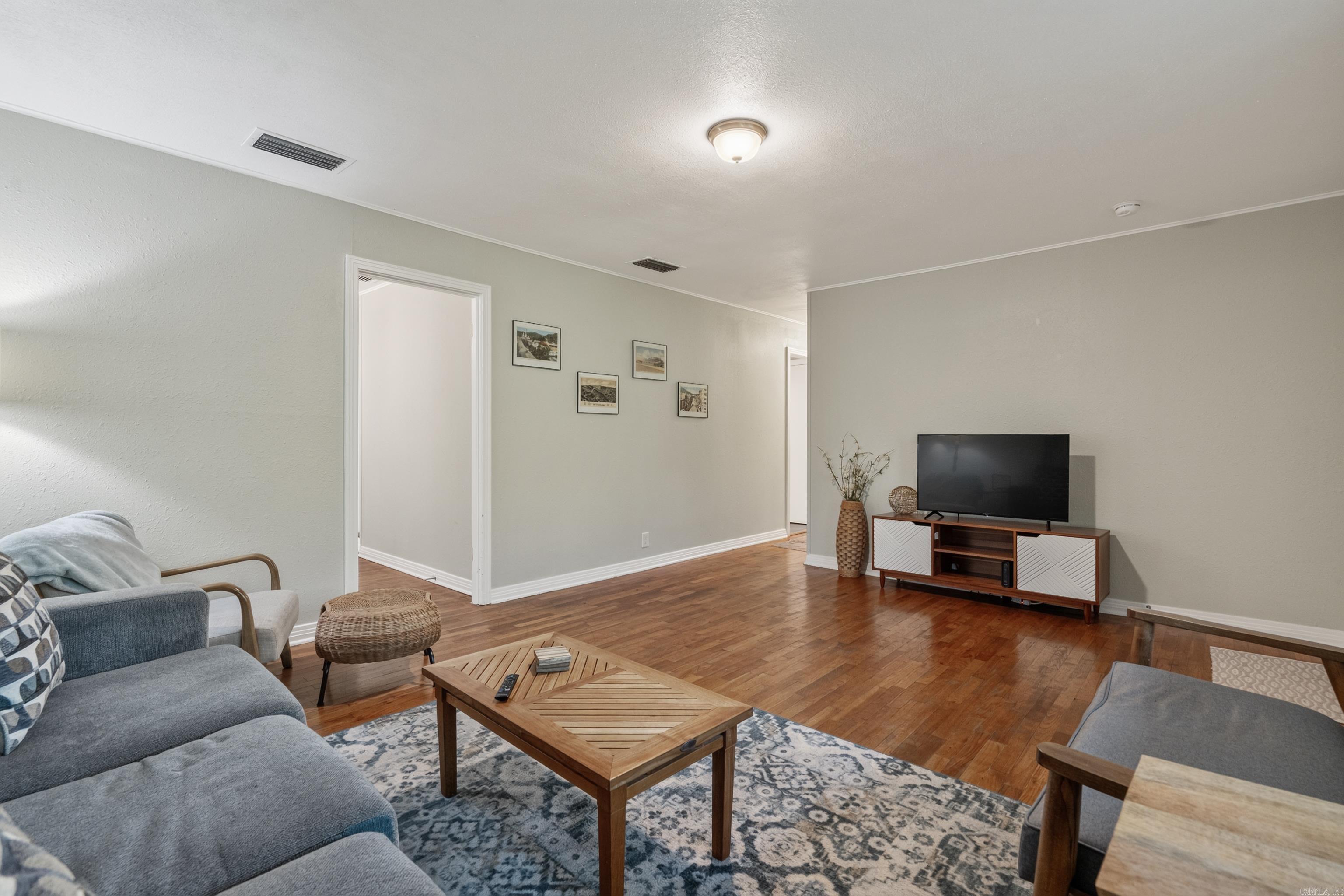 327 Pine Street Property Photo 4