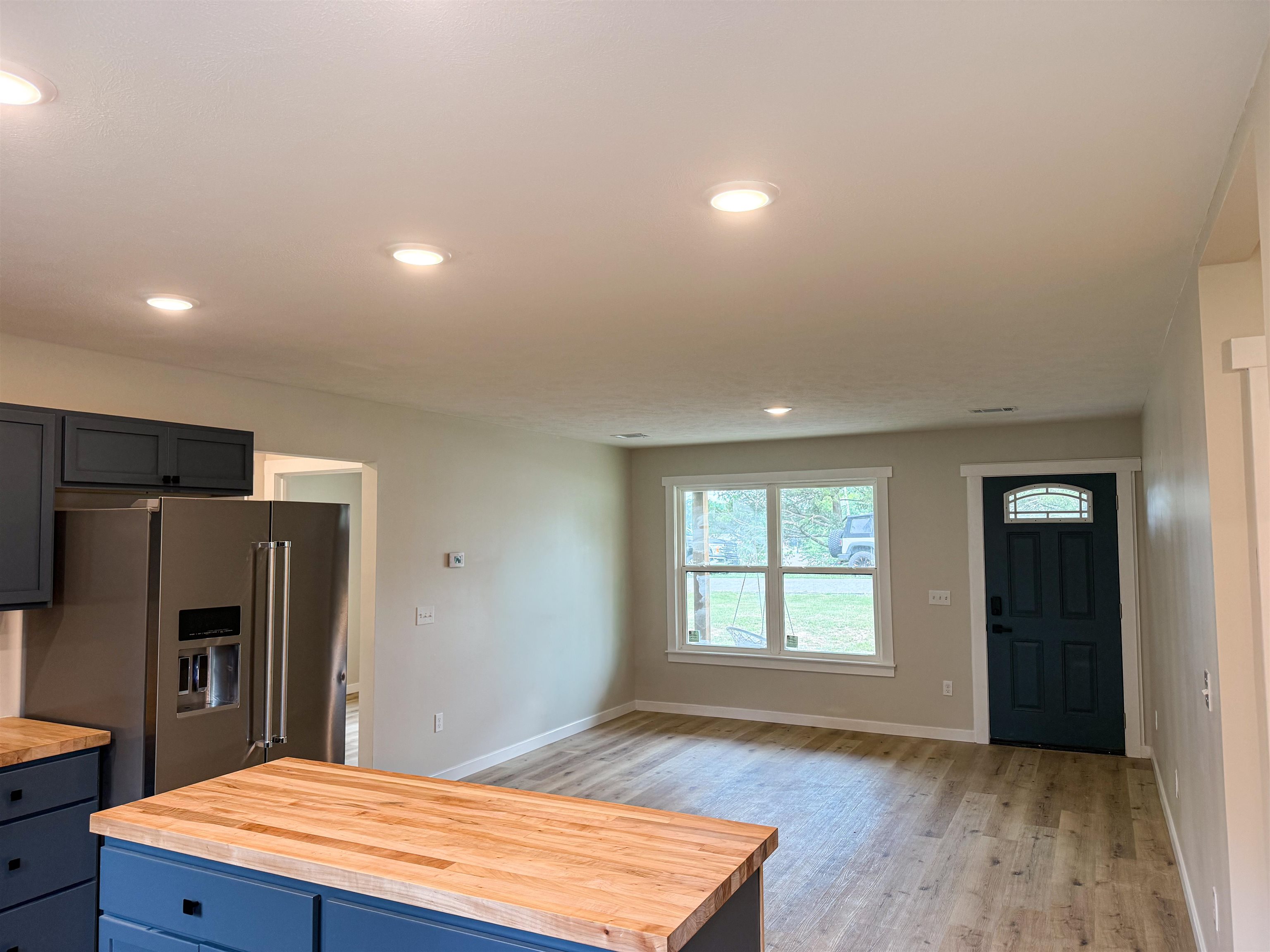 112 W Maple Street Property Photo 4